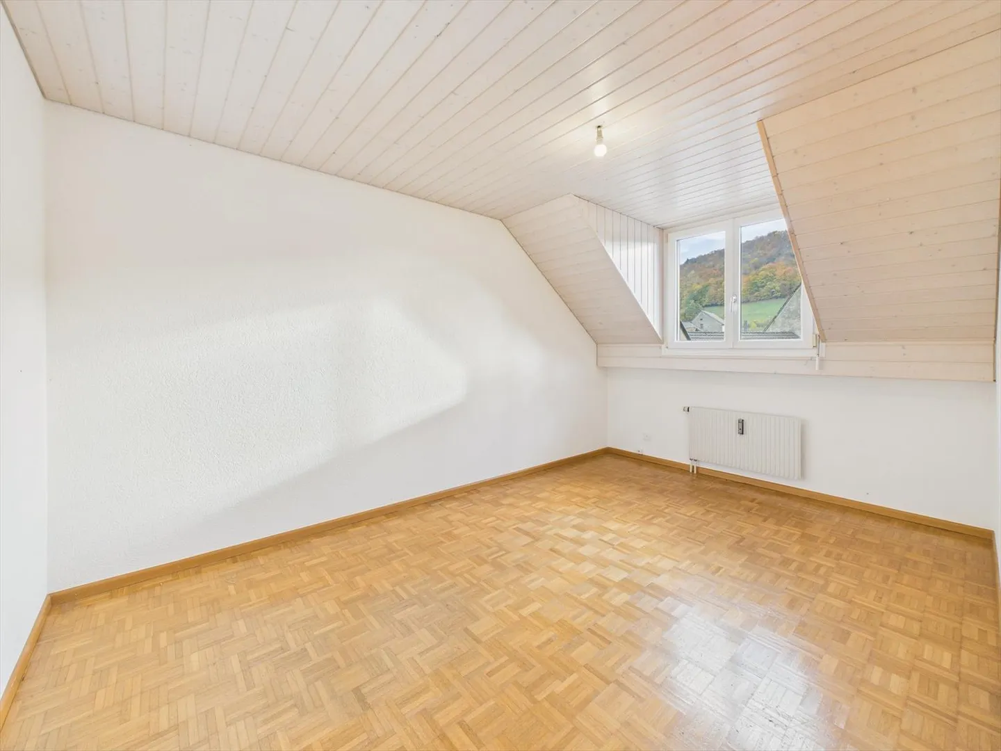 Spacious 5.5-room attic apartment in Rothenfluh, Canton BL - Photo 8 of 10