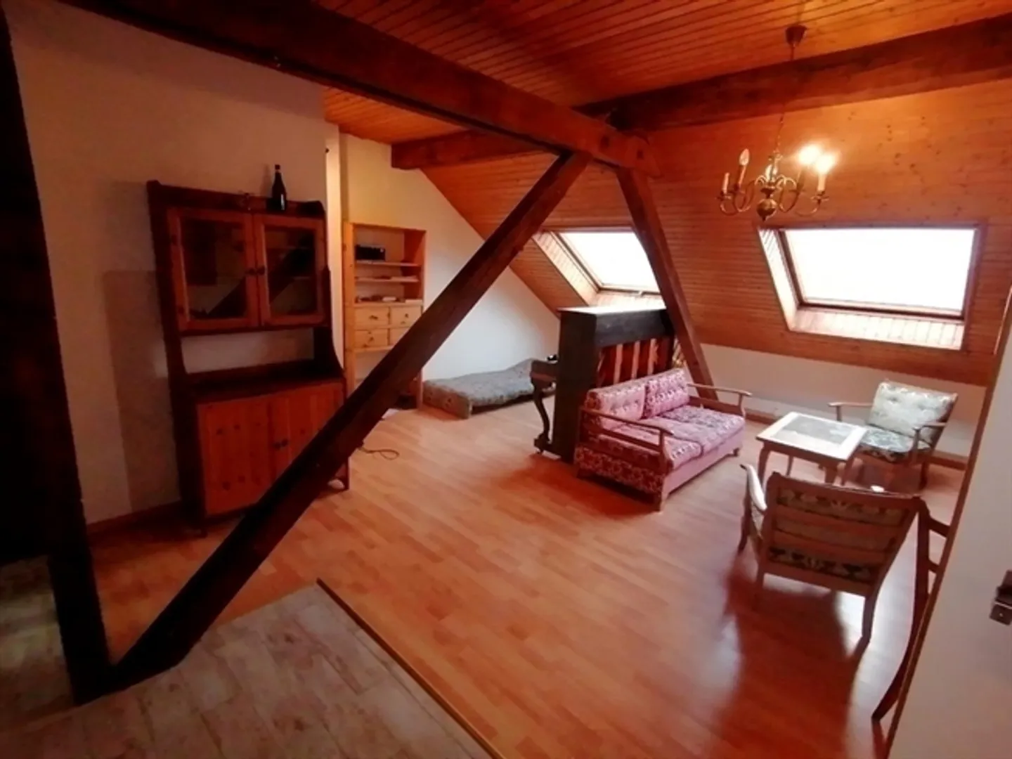 Appartement sous les combles de 2½ pièces à Bâle - Iselin, meublé - Photo 3 sur 10