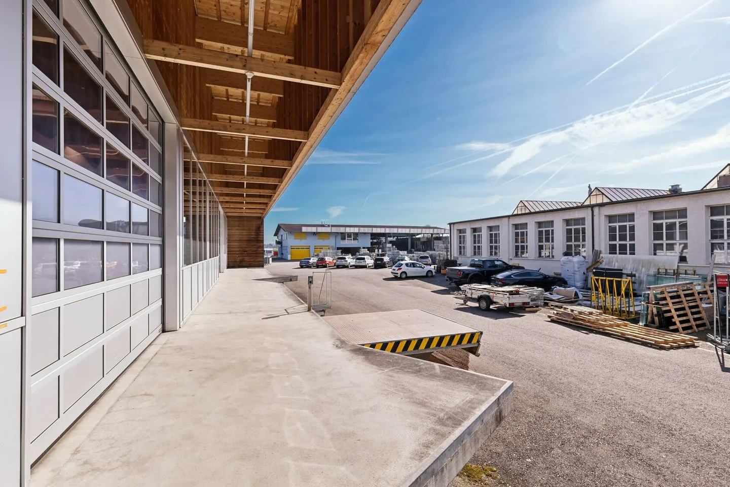 Immeuble mixte à louer - Photo 1 sur 11