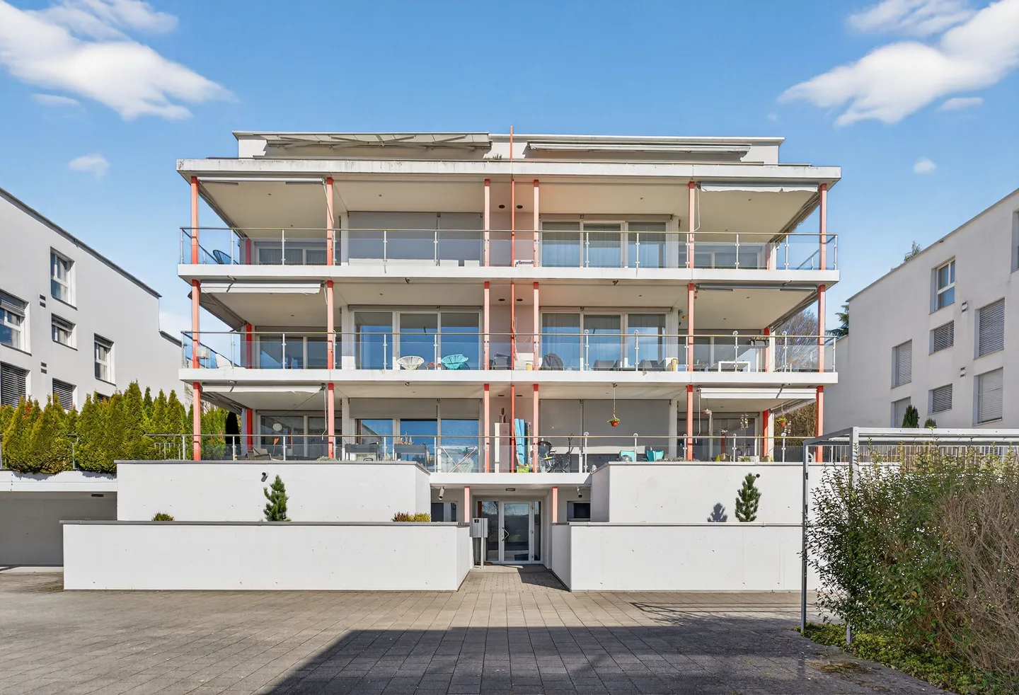 Sunny 3.5-room garden apartment with balcony and large garden seating area - Photo 2 of 13
