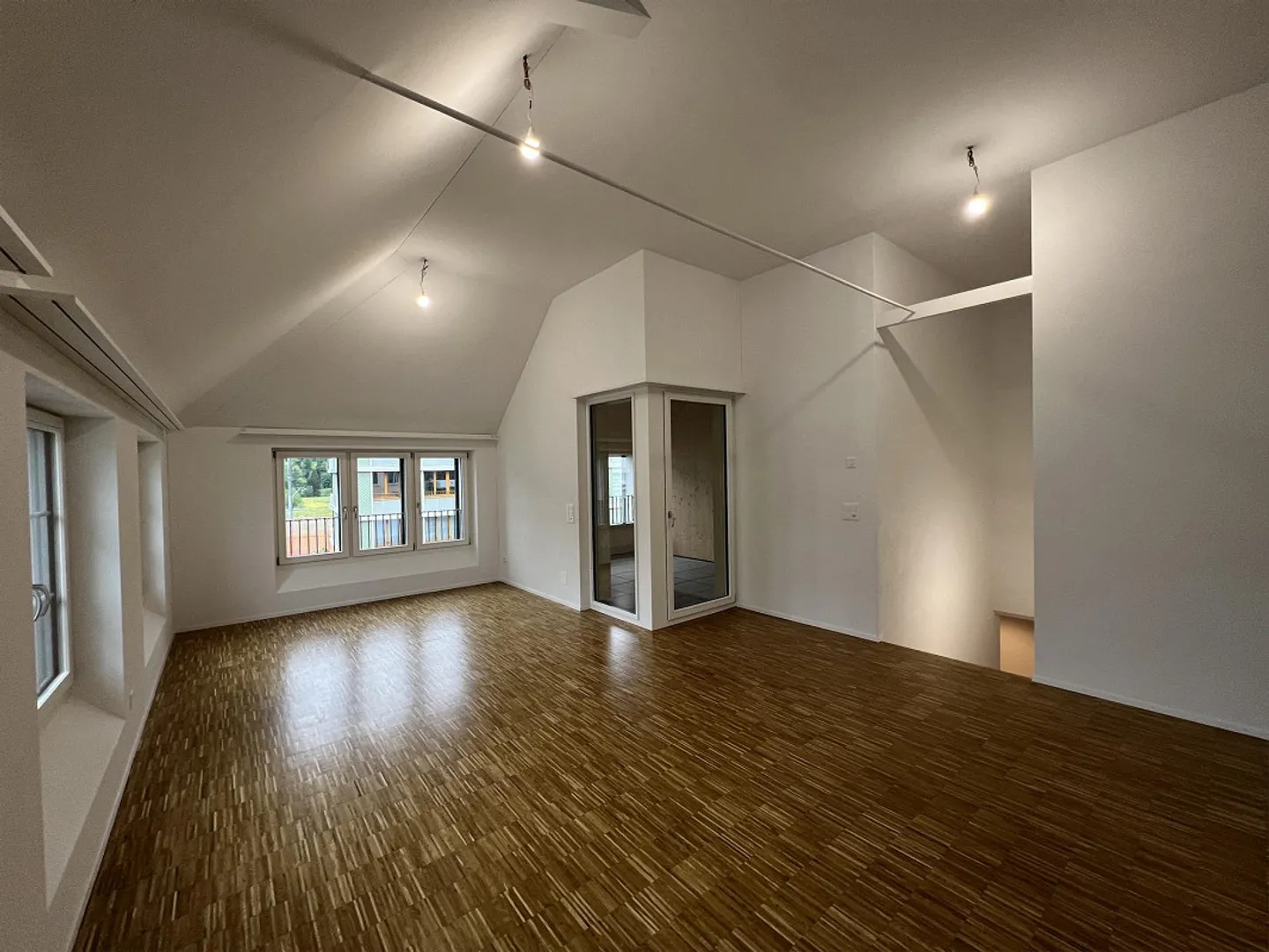 Appartamento duplex ristrutturato di alta qualità nella migliore posizione quotidiana - Foto 1 di 10