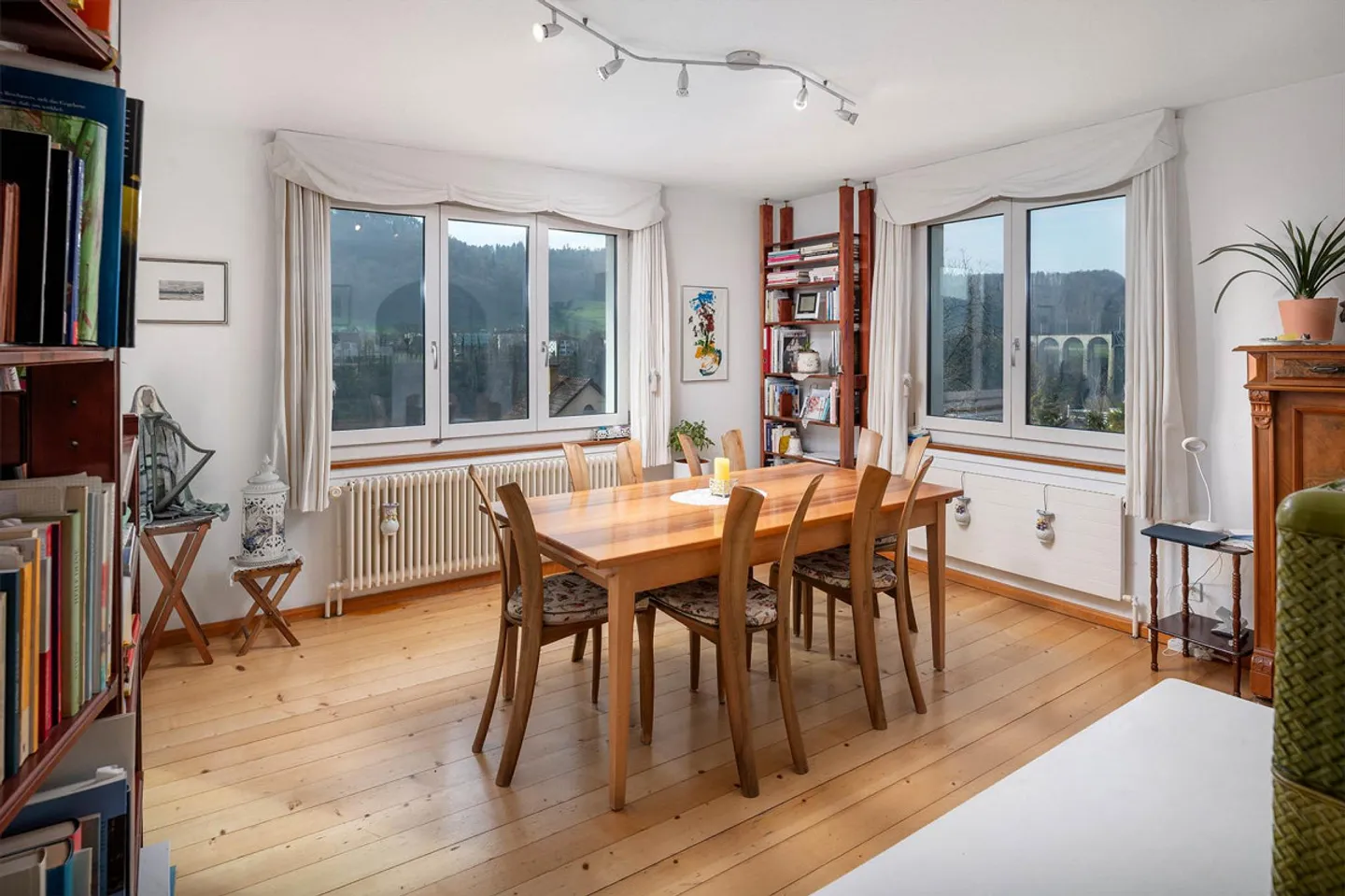 Charming single-family home with a large garden and lots of potential! - Photo 5 of 17