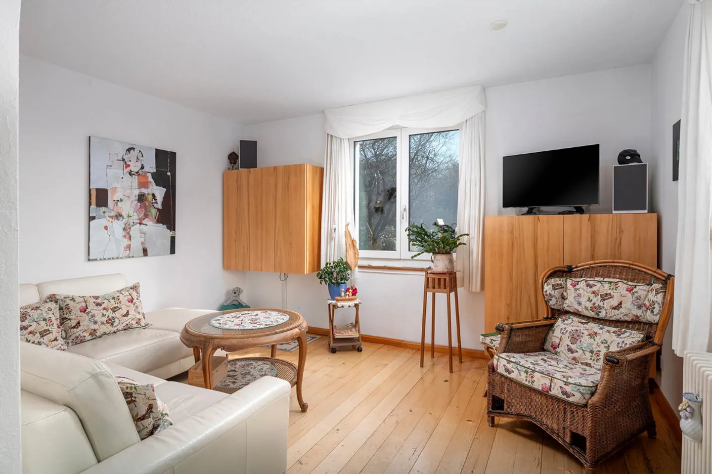 Charming single-family home with a large garden and lots of potential! - Photo 7 of 17