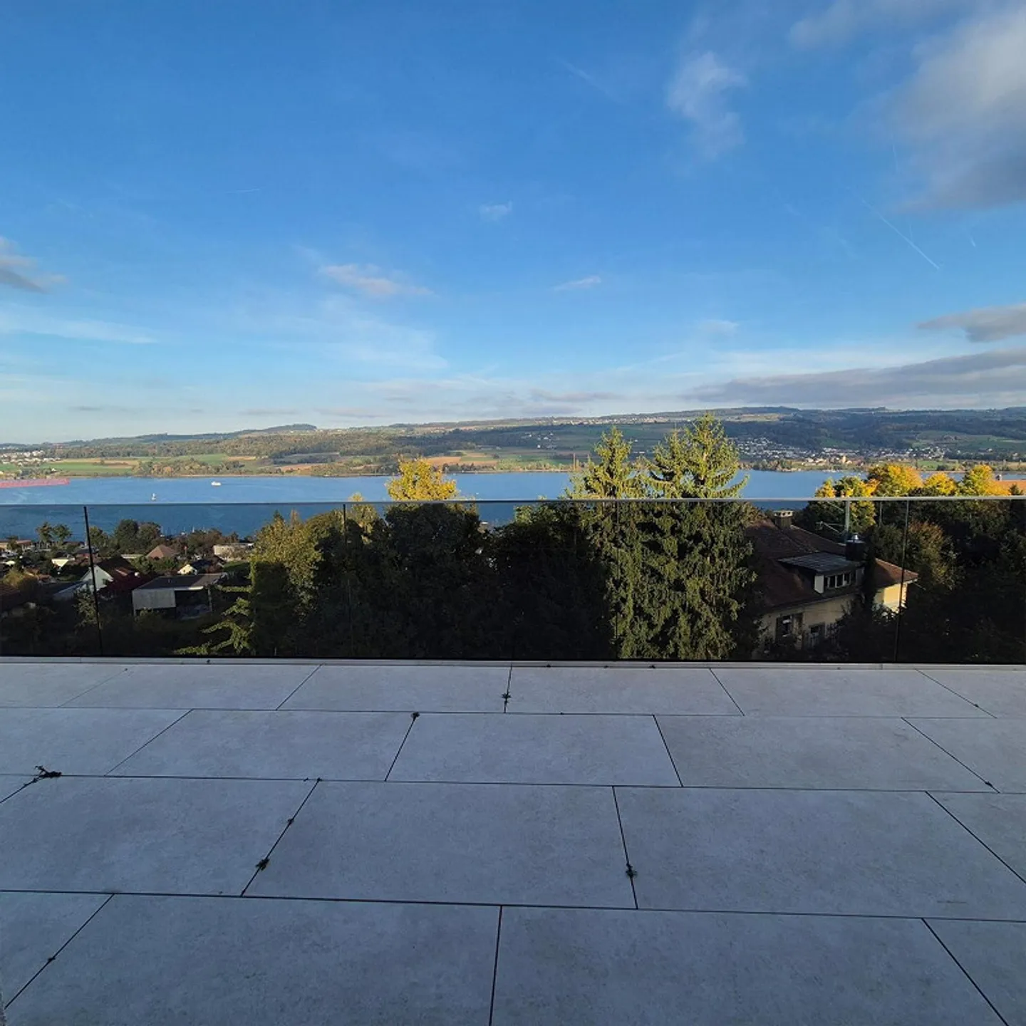 Appartement moderne de 4,5 pièces avec vue sur le lac Hallwil - Photo 2 sur 10