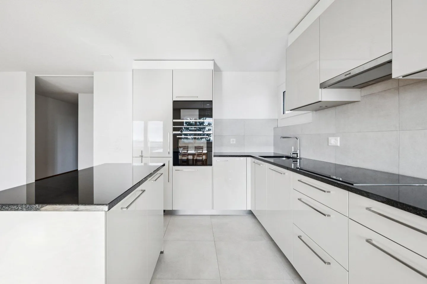 Appartement rénové avec balcon - Photo 4 sur 7