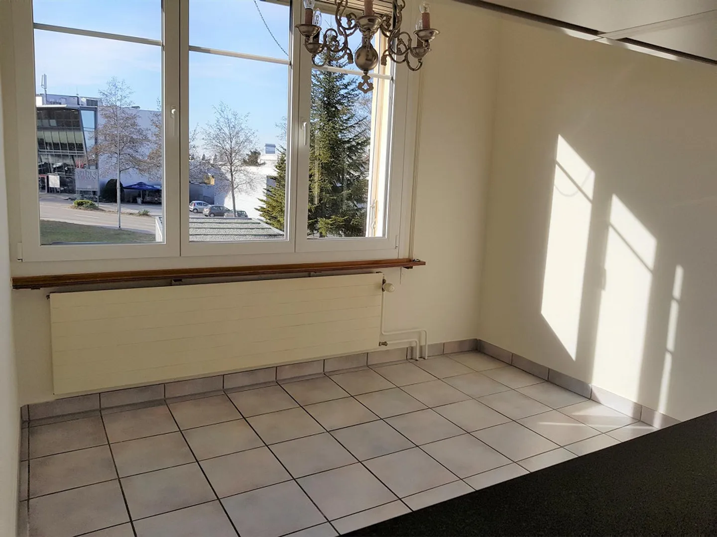 Spacious Maisonette Apartment - Photo 4 of 18