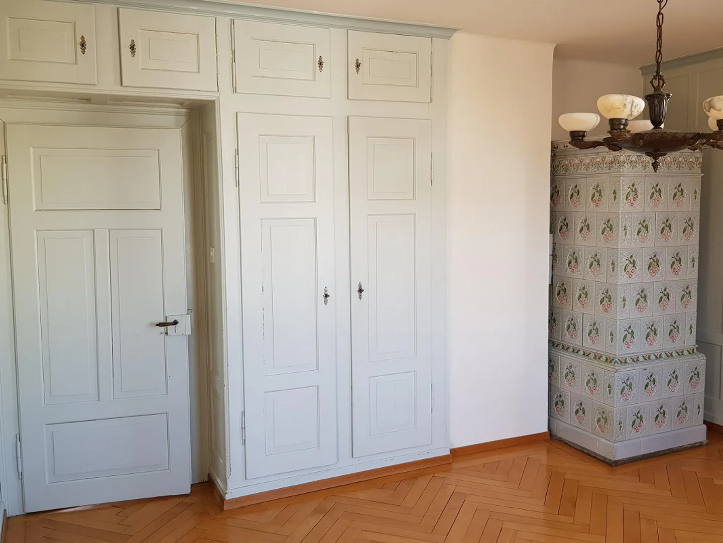 Spacious Maisonette Apartment - Photo 6 of 18