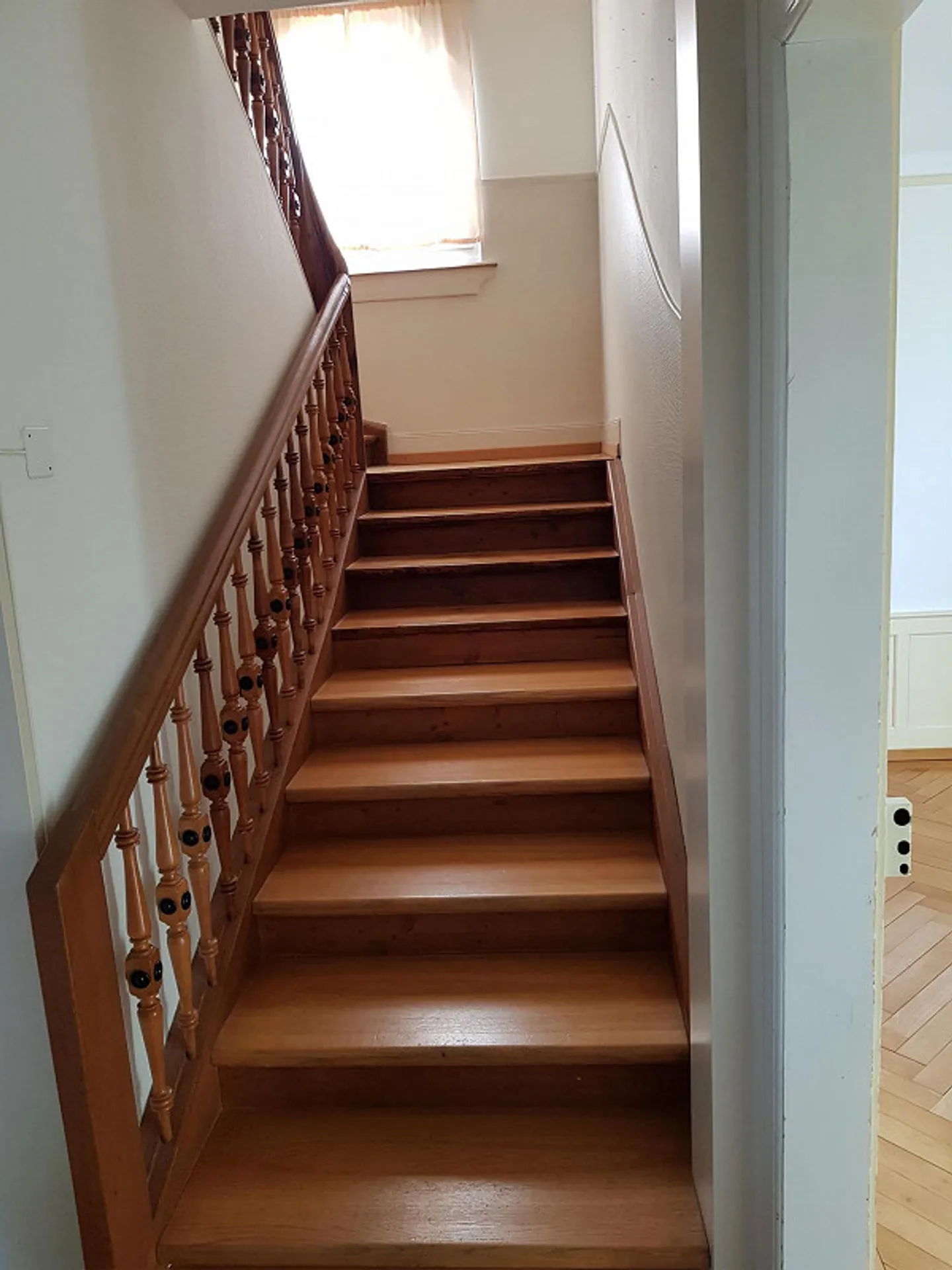 Spacious Maisonette Apartment - Photo 10 of 18