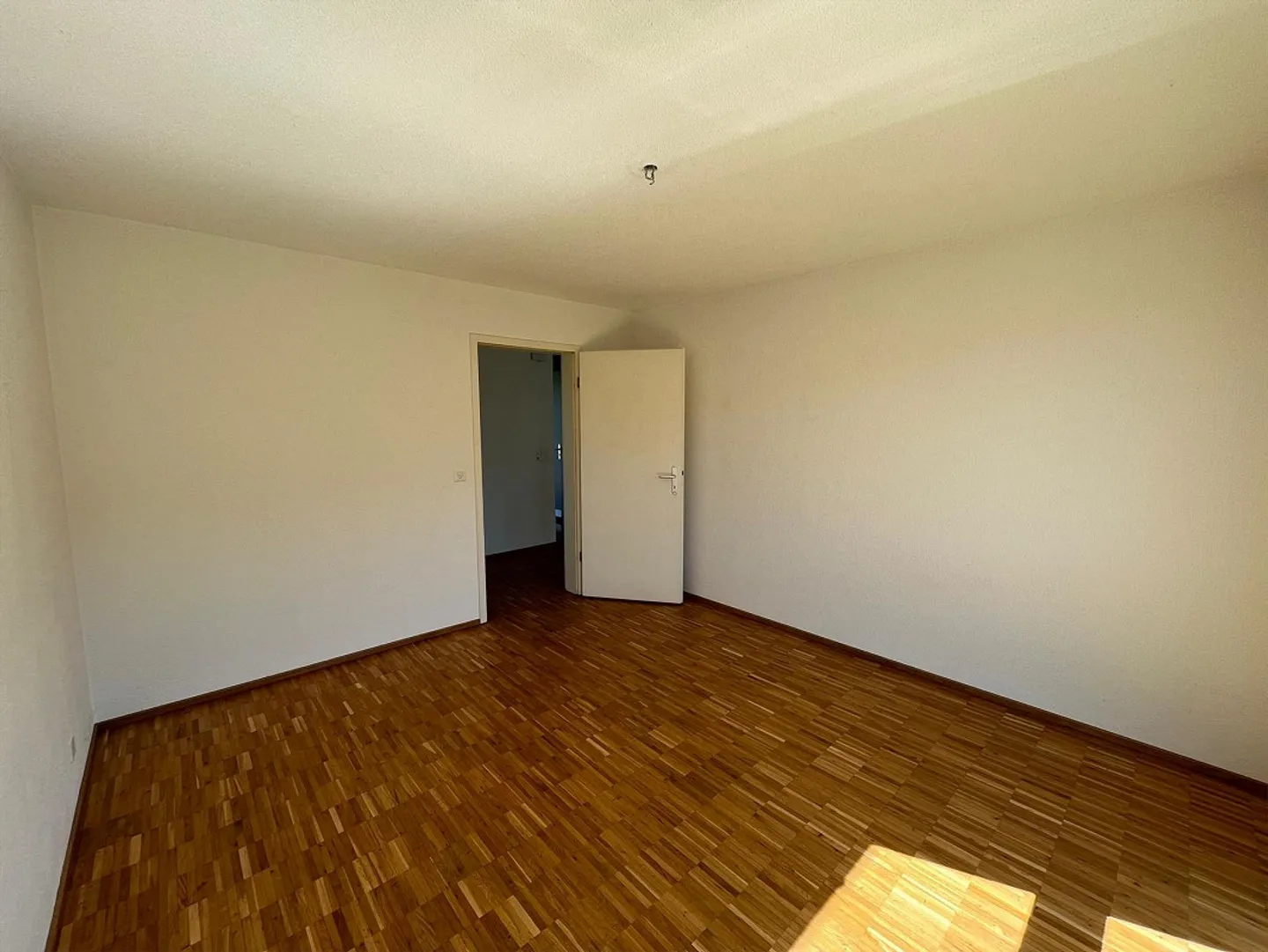 Appartement lumineux de 2,5 pièces dans la verdure - Photo 8 sur 8