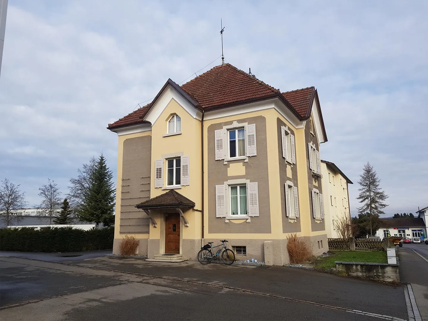Spacious Maisonette Apartment - Photo 1 of 18