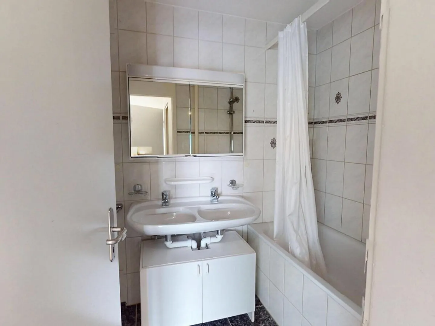 Helle 4.5-Zimmer-Wohnung - Foto 9 von 11