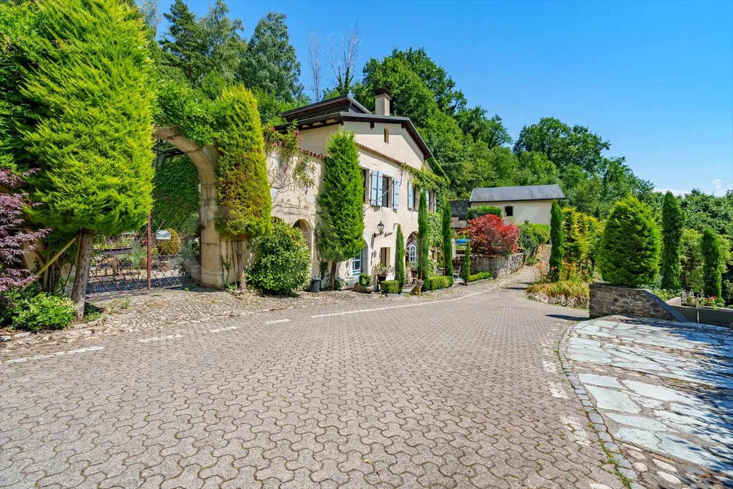Haus mit 11 Zimmern - Foto 9 von 11