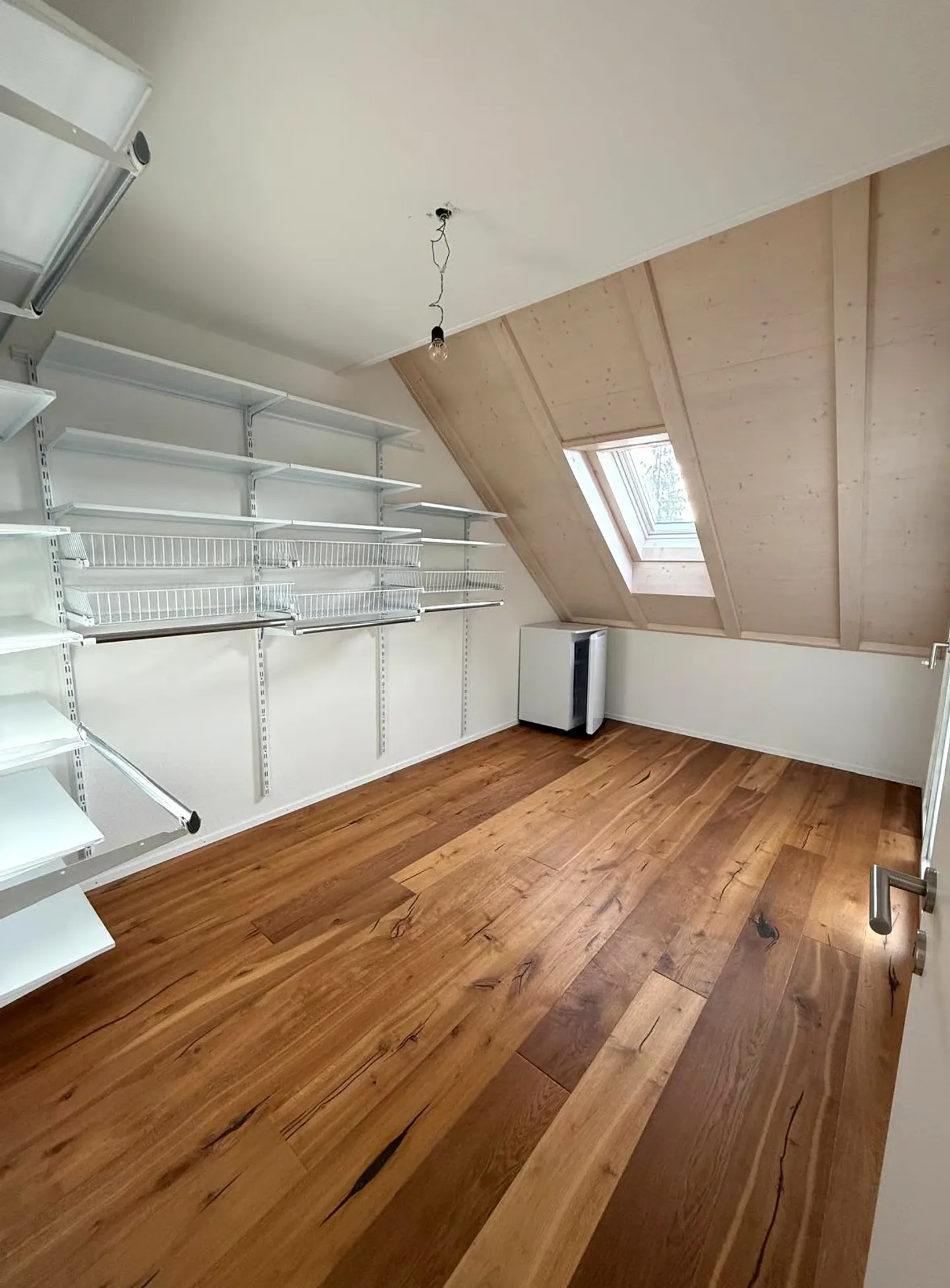 Appartement lumineux de 4,5 pièces avec deux balcons et une grande galerie - Photo 17 sur 22