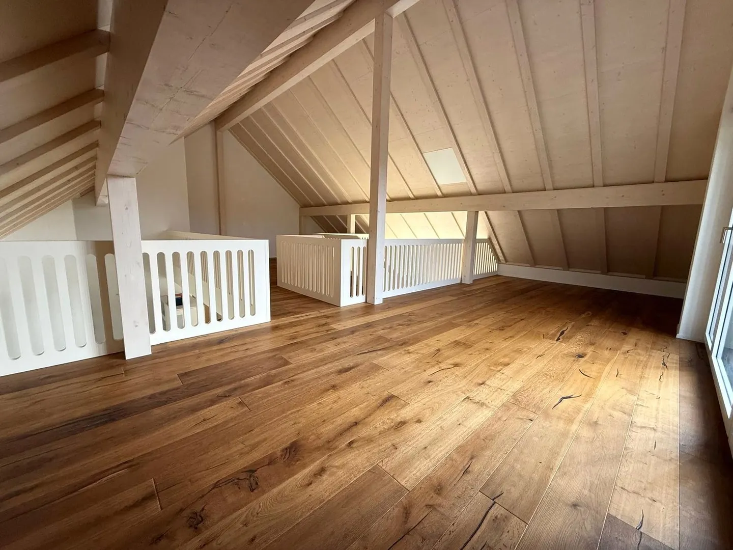 Appartement lumineux de 4,5 pièces avec deux balcons et une grande galerie - Photo 18 sur 22