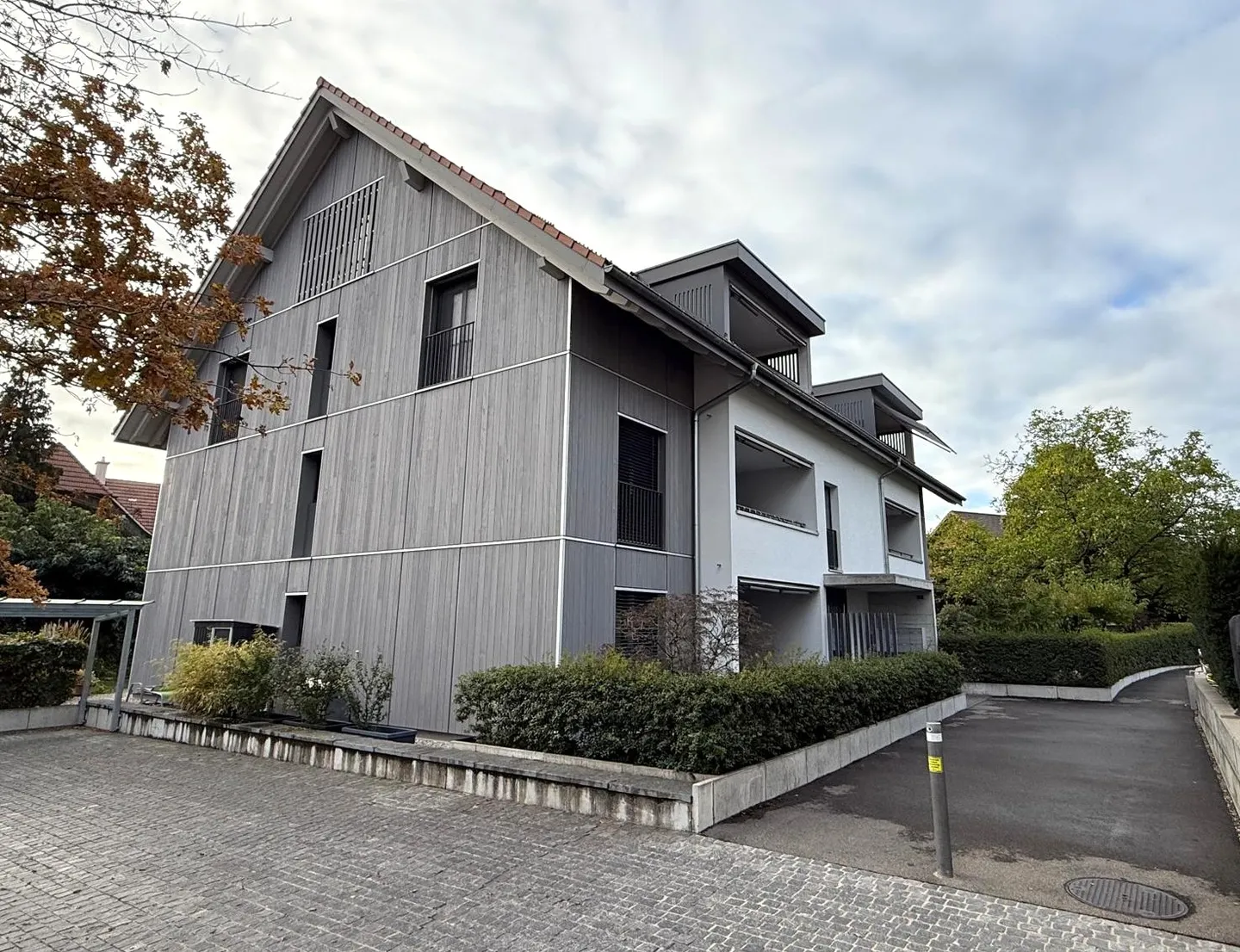 Appartement lumineux de 4,5 pièces avec deux balcons et une grande galerie - Photo 1 sur 22