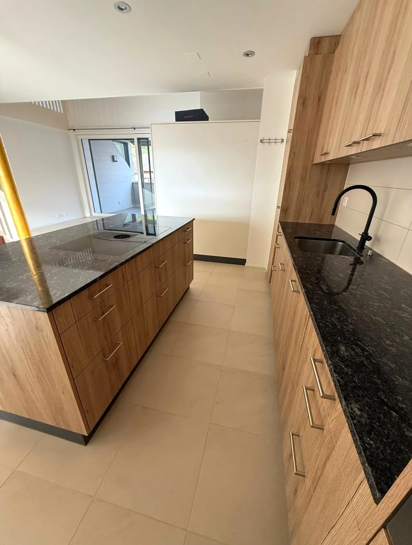 Appartement lumineux de 4,5 pièces avec deux balcons et une grande galerie - Photo 3 sur 22