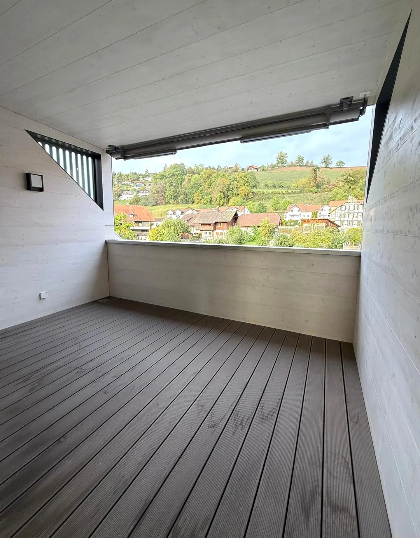 Appartement lumineux de 4,5 pièces avec deux balcons et une grande galerie - Photo 8 sur 22