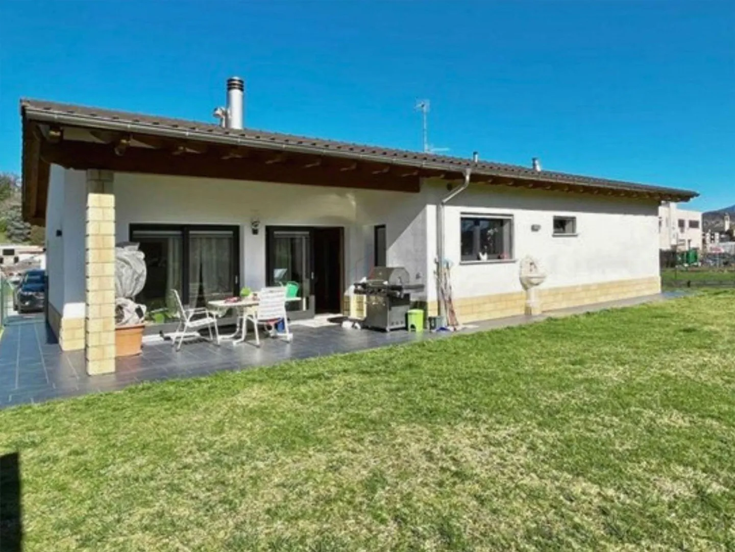 VIVERE NELLA QUIETE CIRCONDATI DAL VERDE - Foto 1 di 13