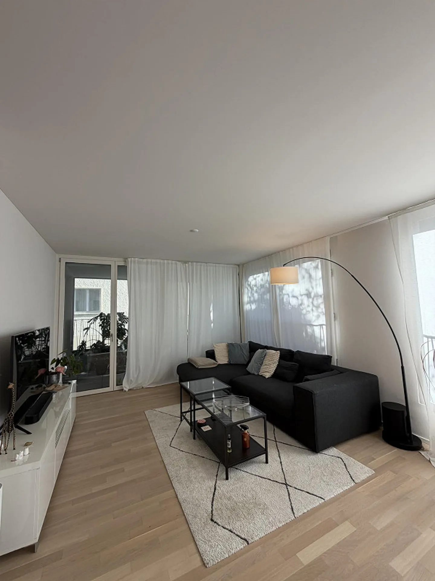 Moderne und zentral gelegene 3.5 Zimmer-Wohnung in Uster - Foto 2 von 10