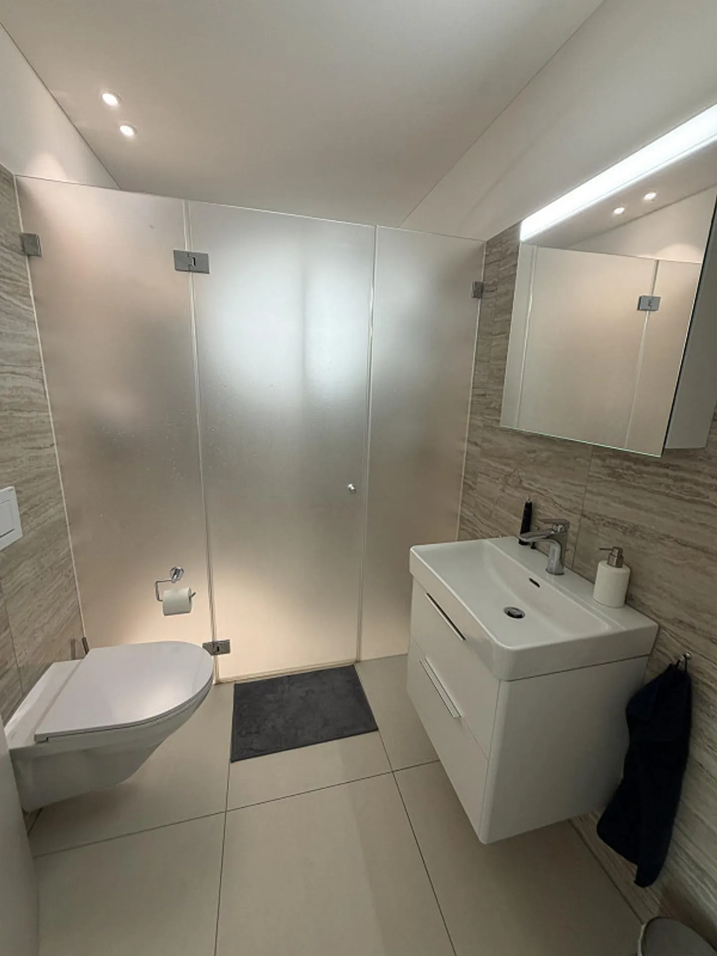 Moderne und zentral gelegene 3.5 Zimmer-Wohnung in Uster - Foto 3 von 10