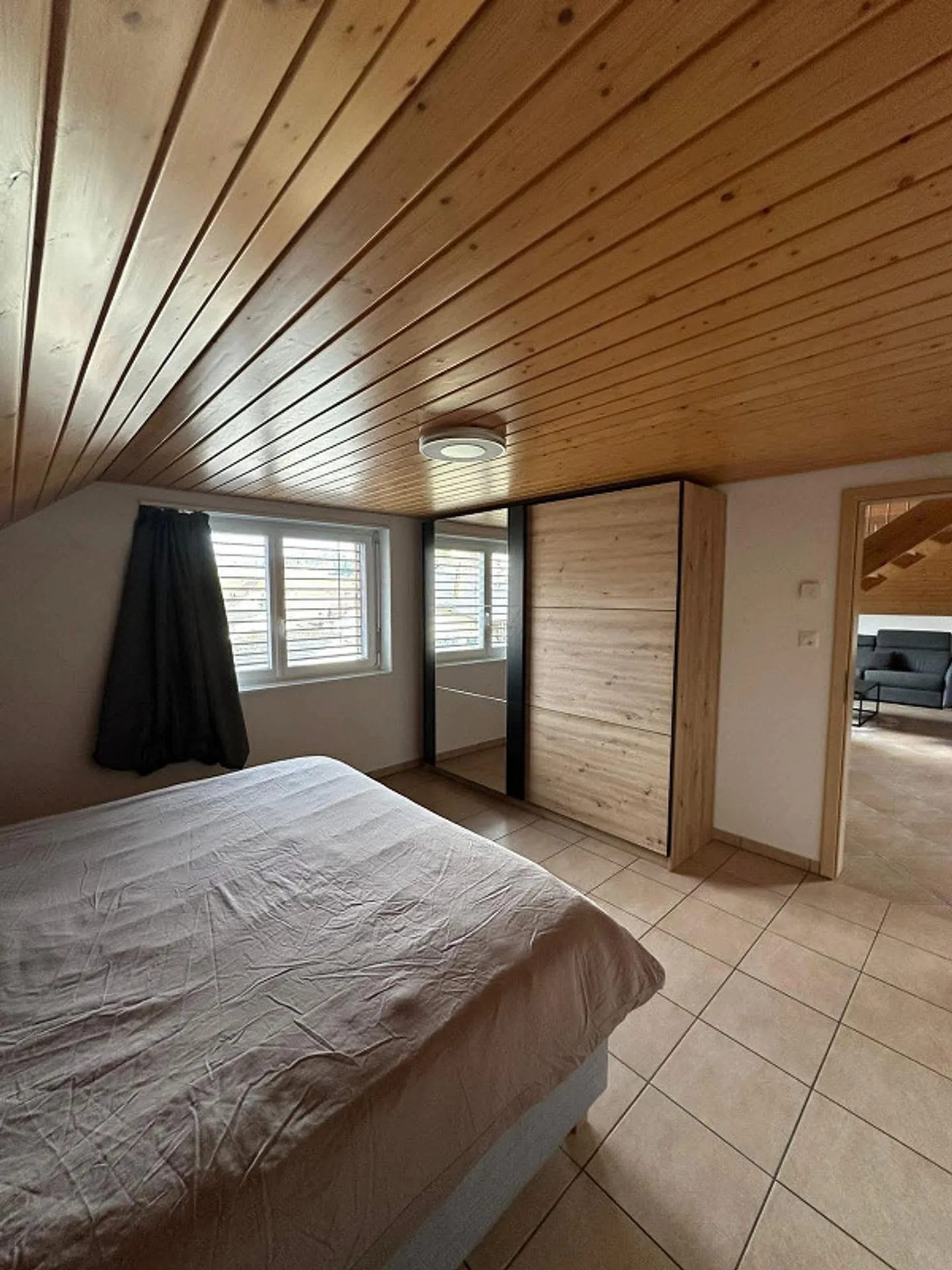 Charmante 4,5-Zimmer-Wohnung mit Aussicht in Boécourt - Foto 8 von 11