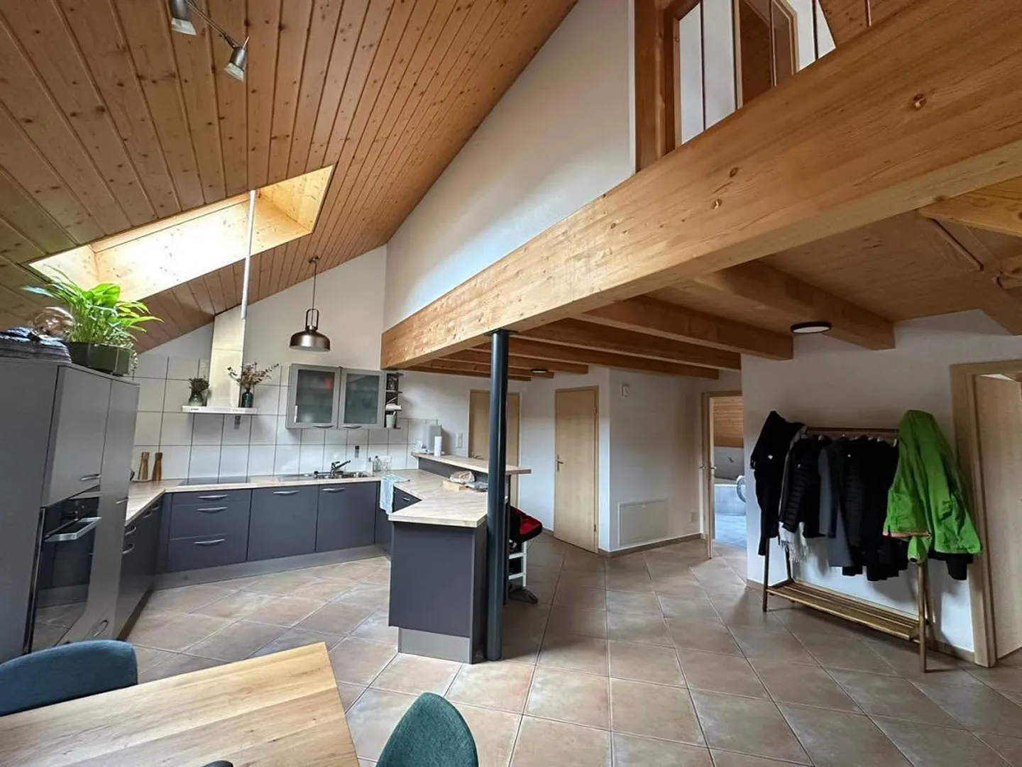 Charmante 4,5-Zimmer-Wohnung mit Aussicht in Boécourt - Foto 9 von 11