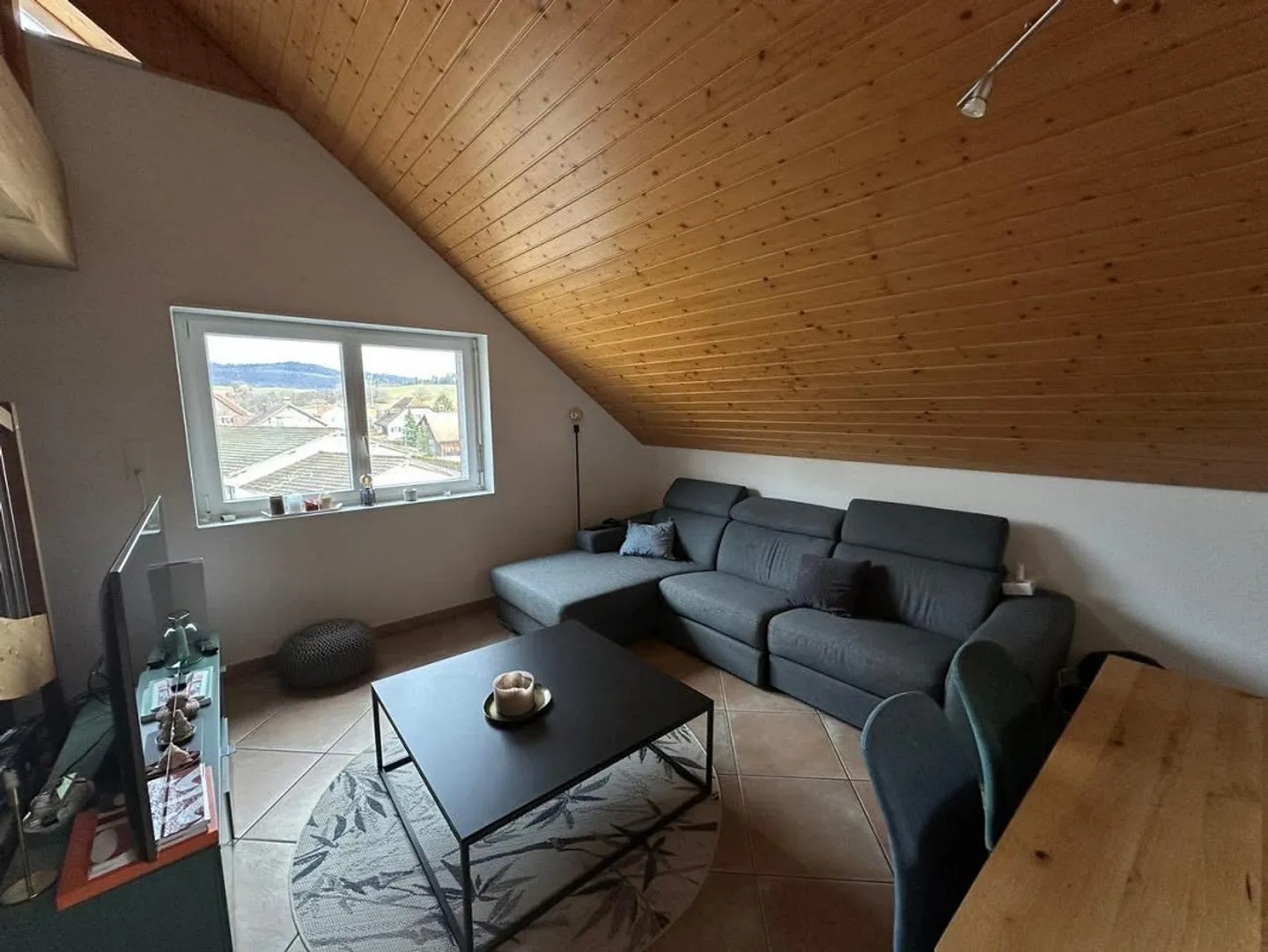 Charmante 4,5-Zimmer-Wohnung mit Aussicht in Boécourt - Foto 10 von 11