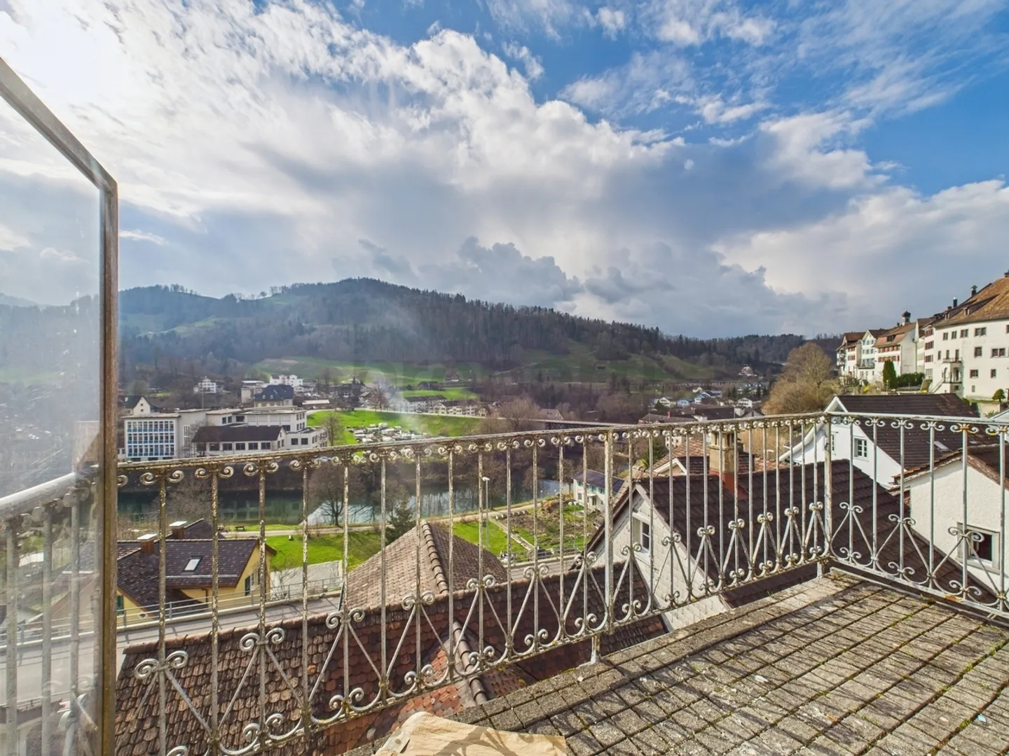 Modernes Loft mit Charme und Aussicht  Wohnen über den Dächern von Lichtensteig - Foto 8 von 9
