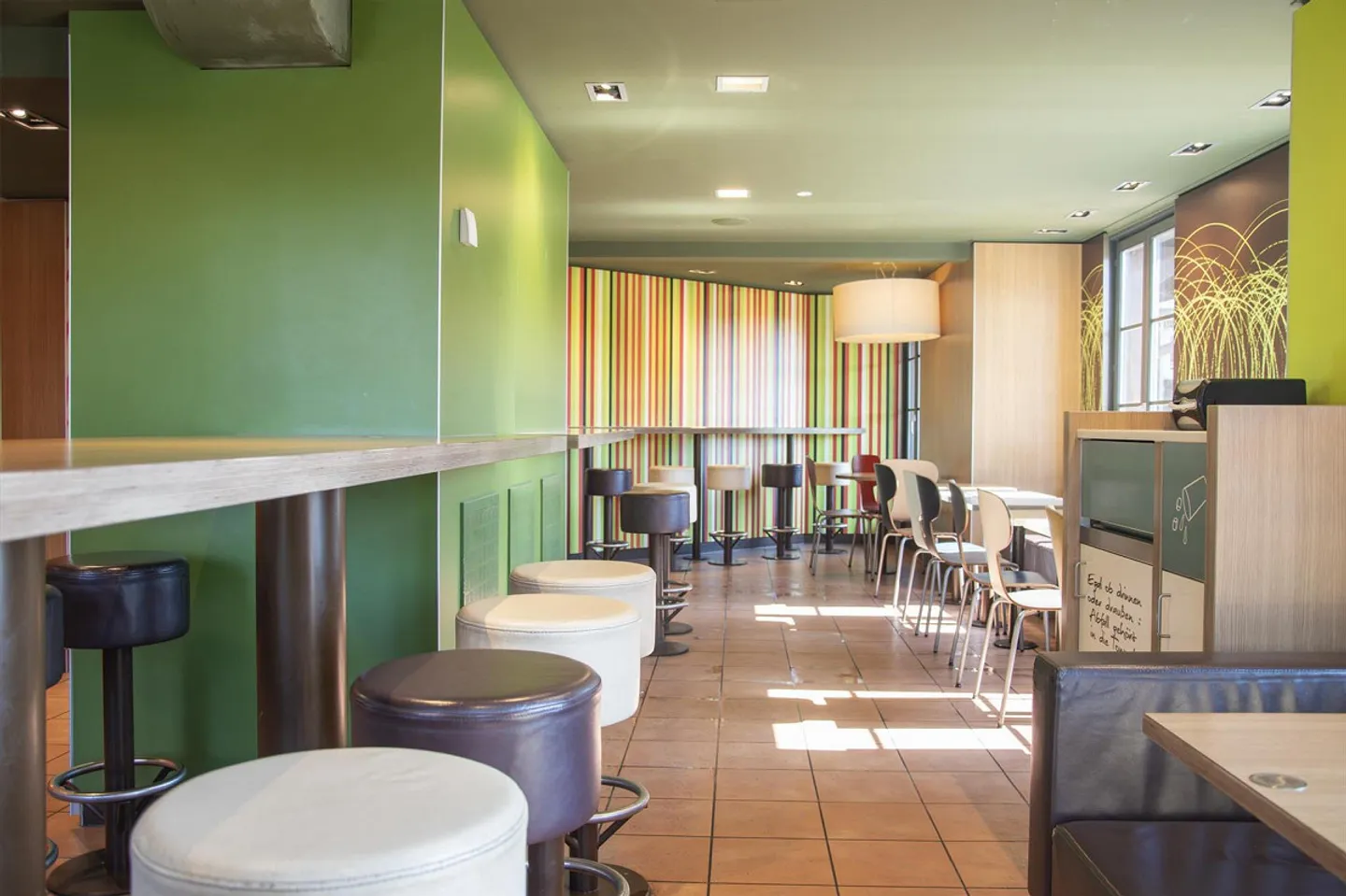 Spazi di vendita e di pratica - nel cuore di Lyss - Foto 6 di 12