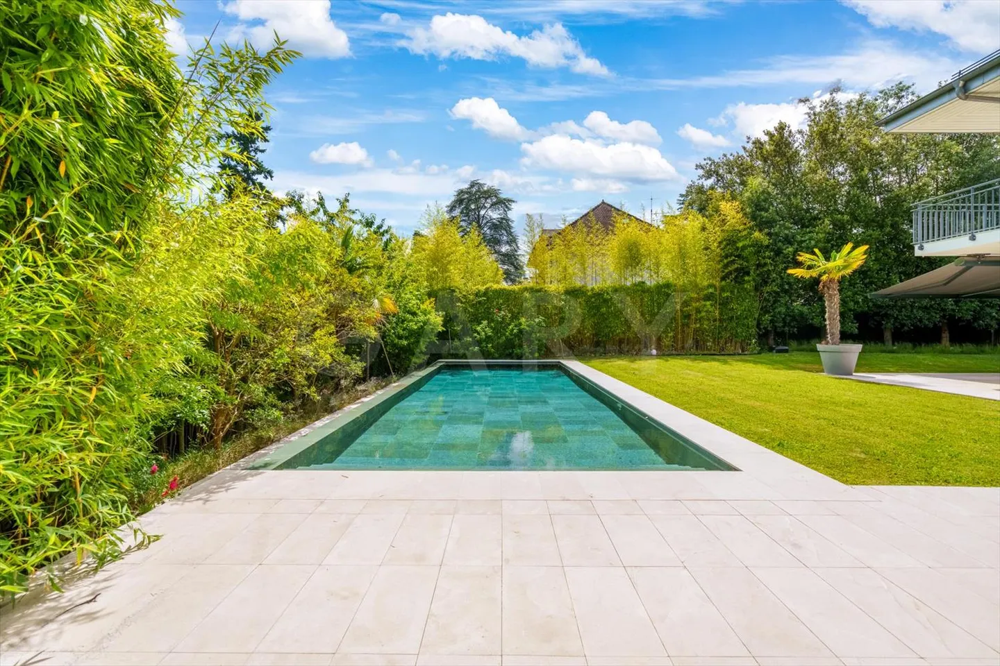 CONTEMPORARY HOUSE - Photo 4 of 13