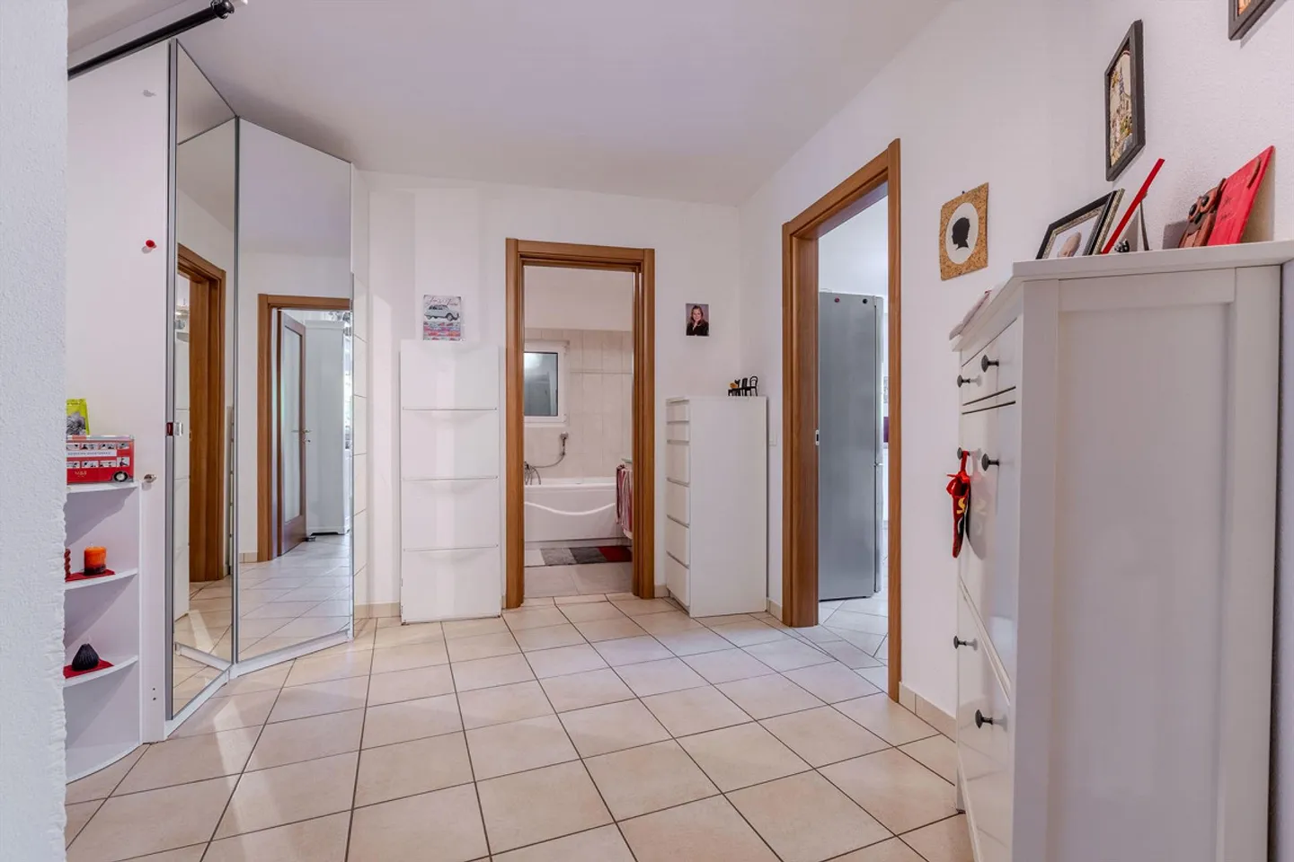 Villa with two residential units 6.5 with garden in the green surroundings of Carabbia - Photo 4 of 13