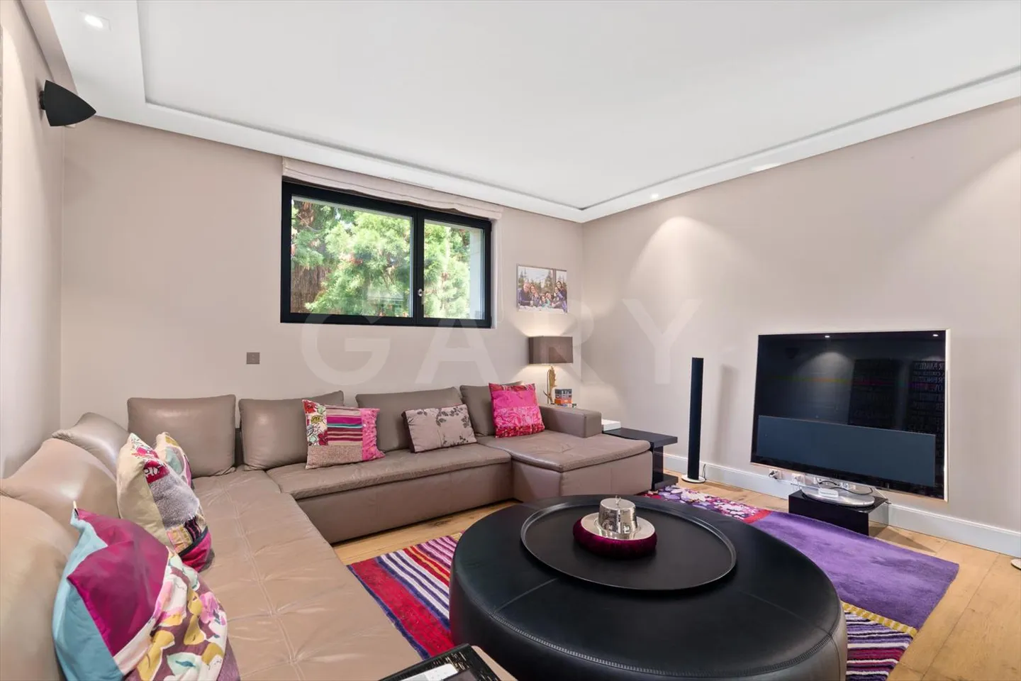 CONTEMPORARY HOUSE - Photo 9 of 13
