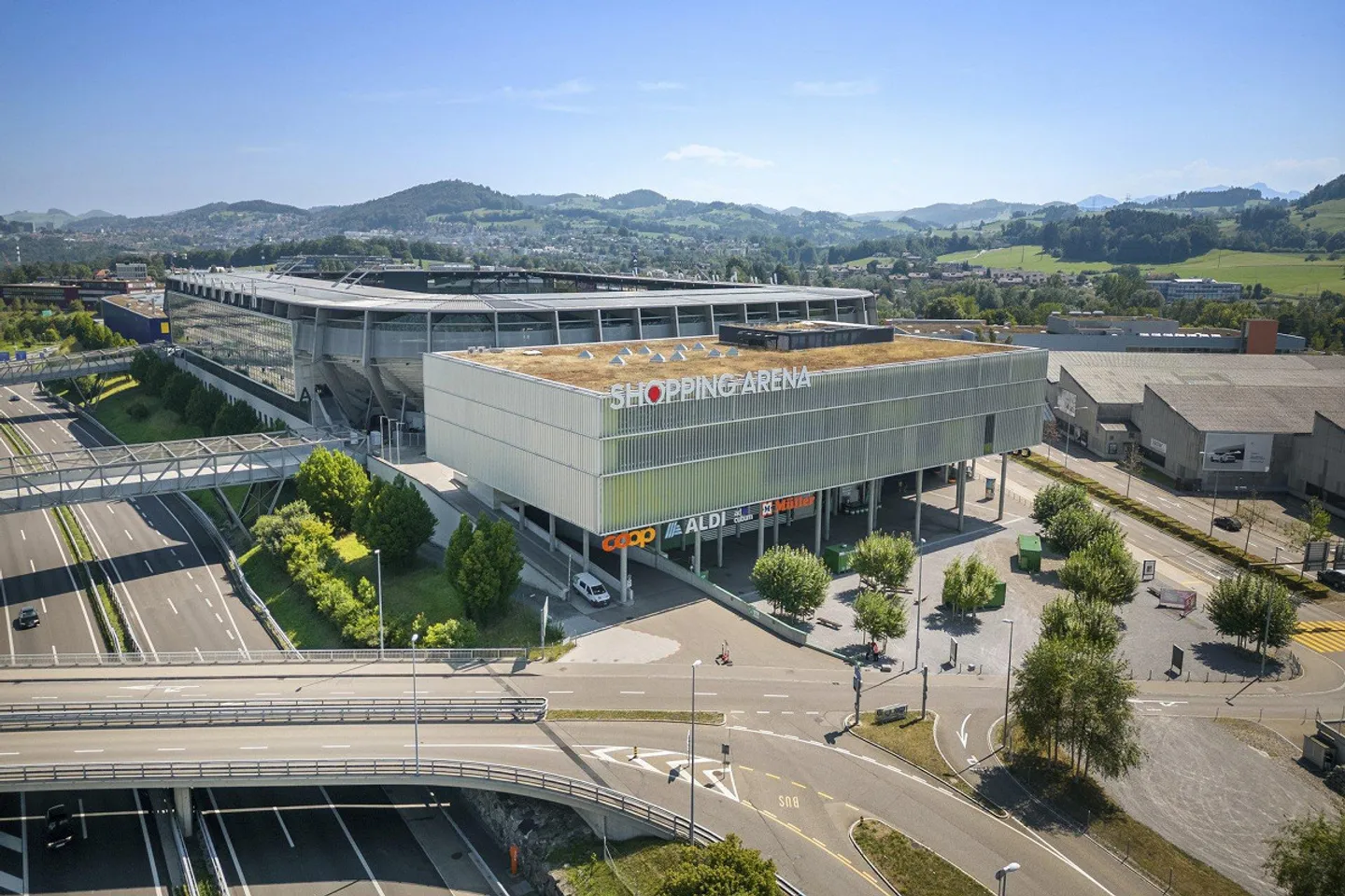 La tua nuova posizione nel cuore della Svizzera orientale - direttamente allo Shoppi... - Foto 1 di 9