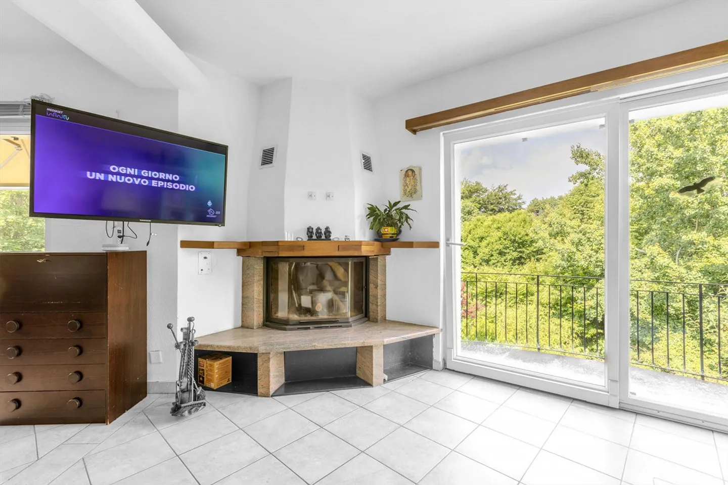 Villa with two residential units 6.5 with garden in the green surroundings of Carabbia - Photo 10 of 13