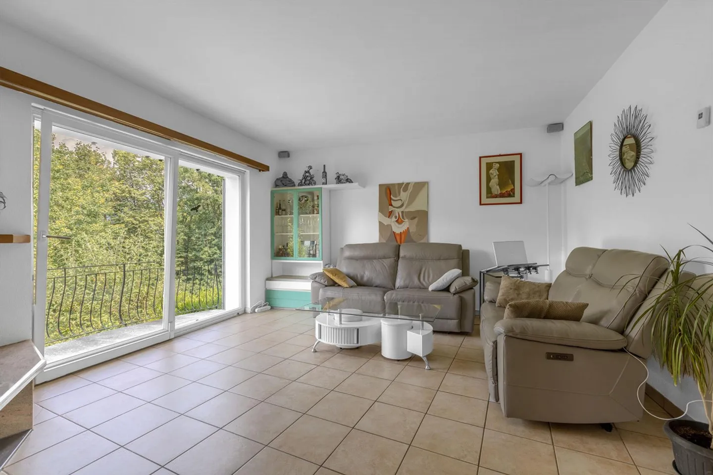 Villa with two residential units 6.5 with garden in the green surroundings of Carabbia - Photo 9 of 13