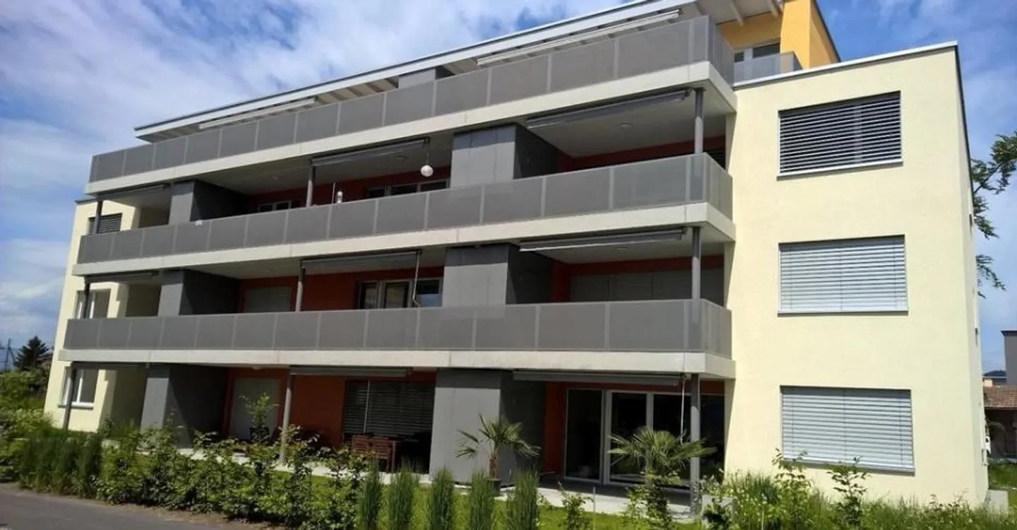 Modern 3.5-Room Apartment - Photo 1 of 8