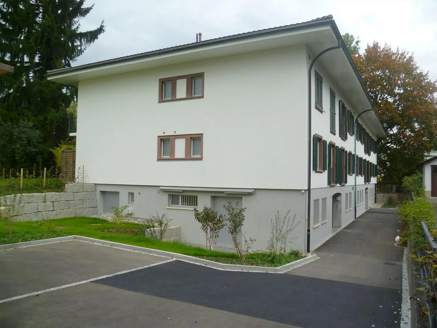 Bright 3-room apartment with balcony in a quiet neighborhood in Allschwil - Photo 1 of 11