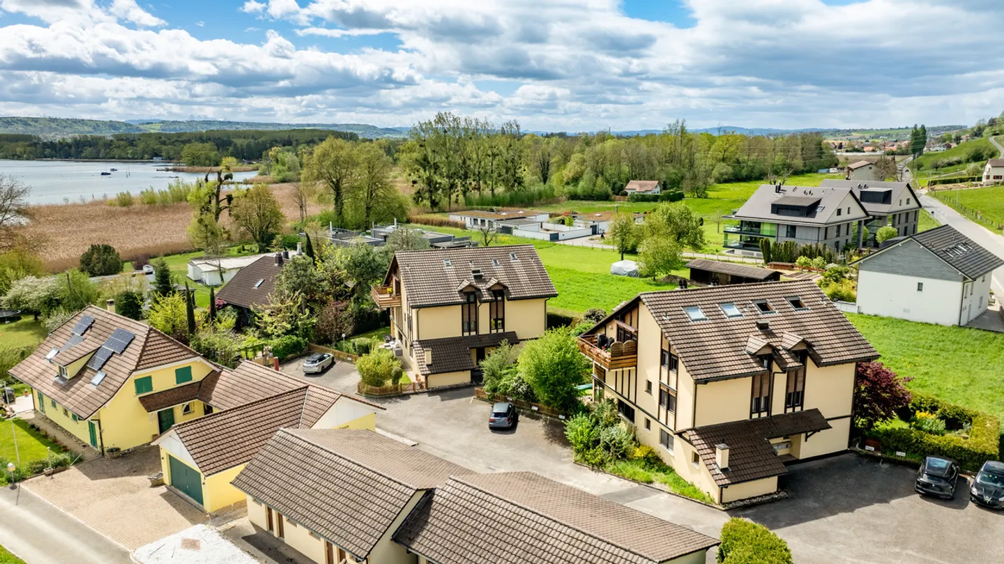 Appartement Duplex Spacieux Près du Lac - Photo 2 sur 21
