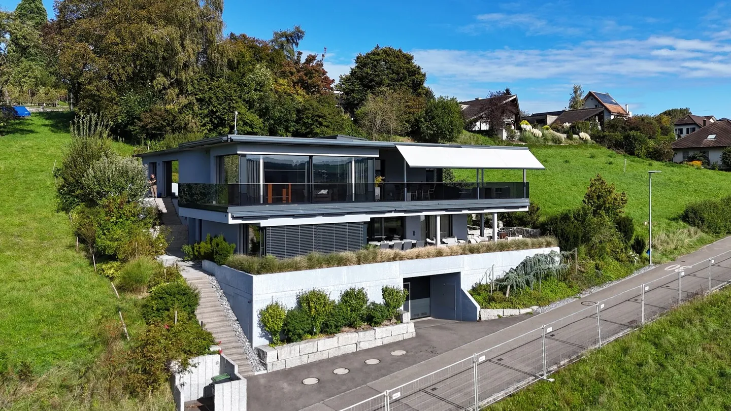 UNICO APPARTAMENTO CON TERRAZZA E PISCINA, VISTA LONTANA E MASSIMO COMFORT ABITATIVO - Foto 2 di 13