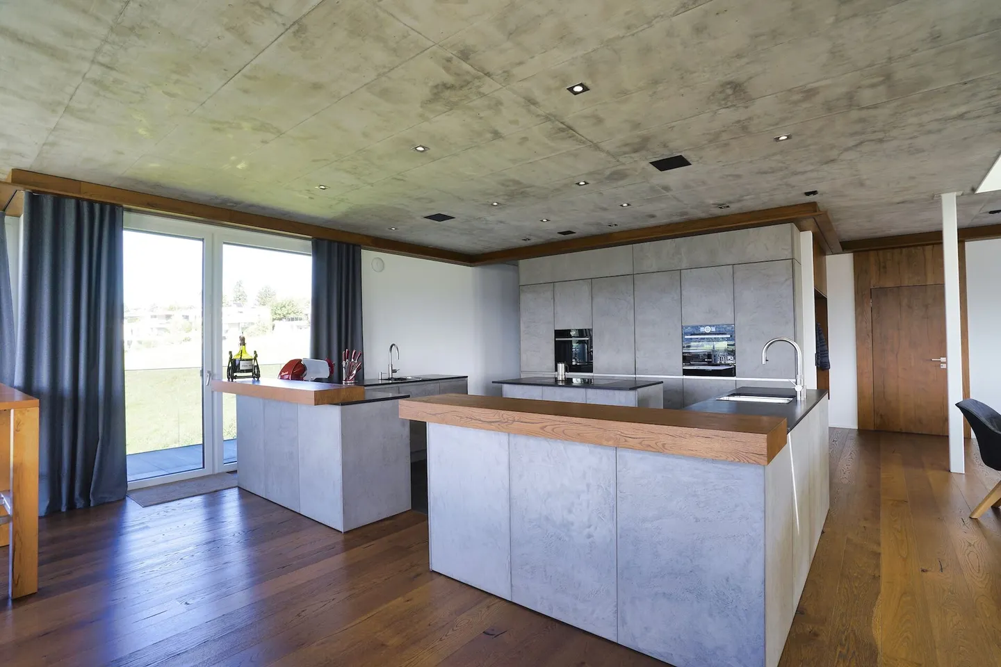 UNICO APPARTAMENTO CON TERRAZZA E PISCINA, VISTA LONTANA E MASSIMO COMFORT ABITATIVO - Foto 3 di 13