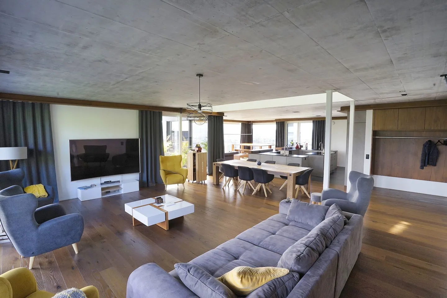 UNICO APPARTAMENTO CON TERRAZZA E PISCINA, VISTA LONTANA E MASSIMO COMFORT ABITATIVO - Foto 4 di 13
