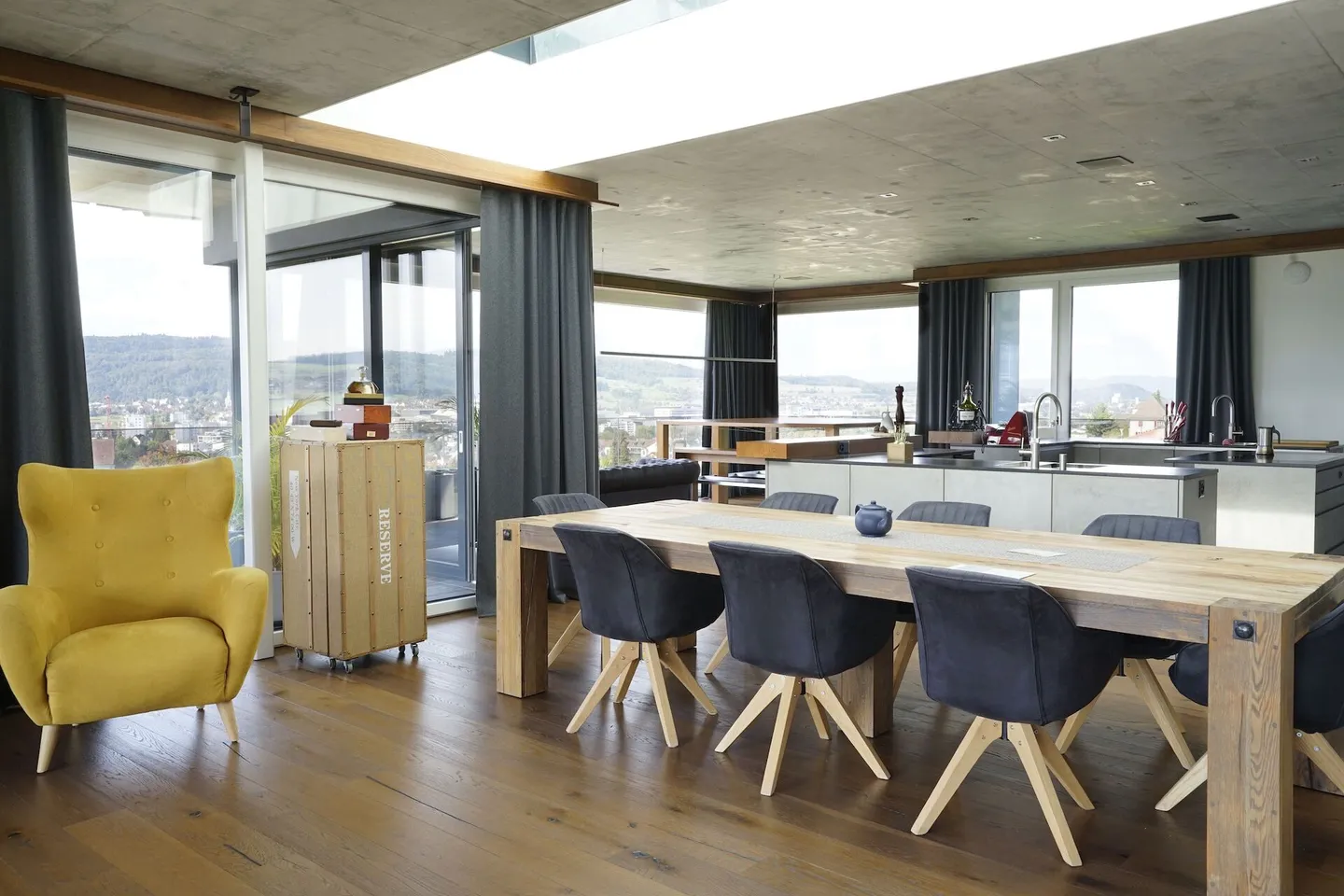 UNICO APPARTAMENTO CON TERRAZZA E PISCINA, VISTA LONTANA E MASSIMO COMFORT ABITATIVO - Foto 5 di 13