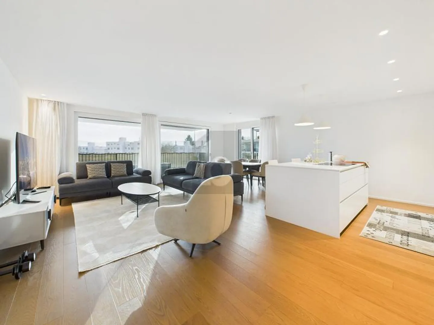 Geräumige Wohnung mit Garten - Foto 2 von 6