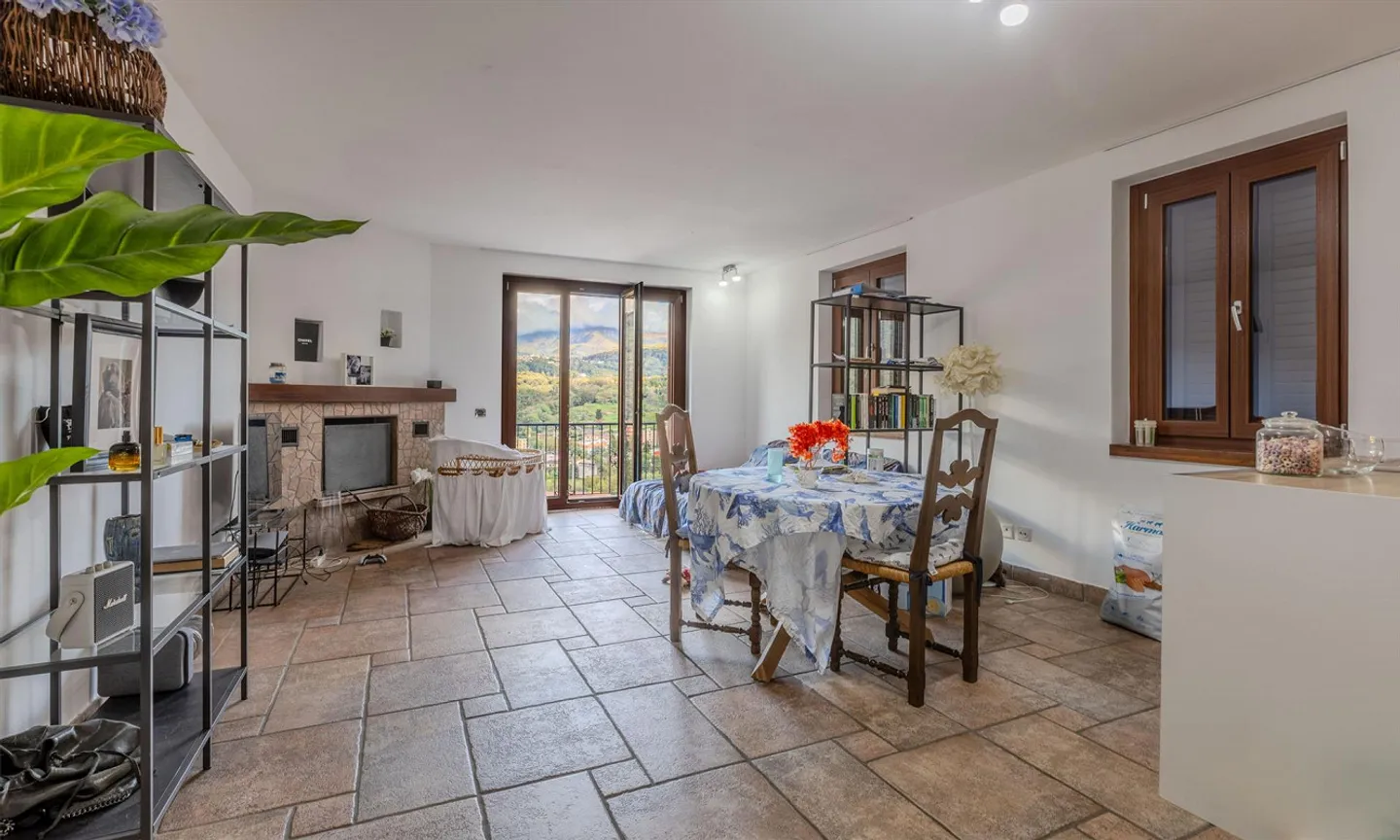 Villa avec 4,5 pièces et appartement individuel séparé à Torricella - Photo 1 sur 9