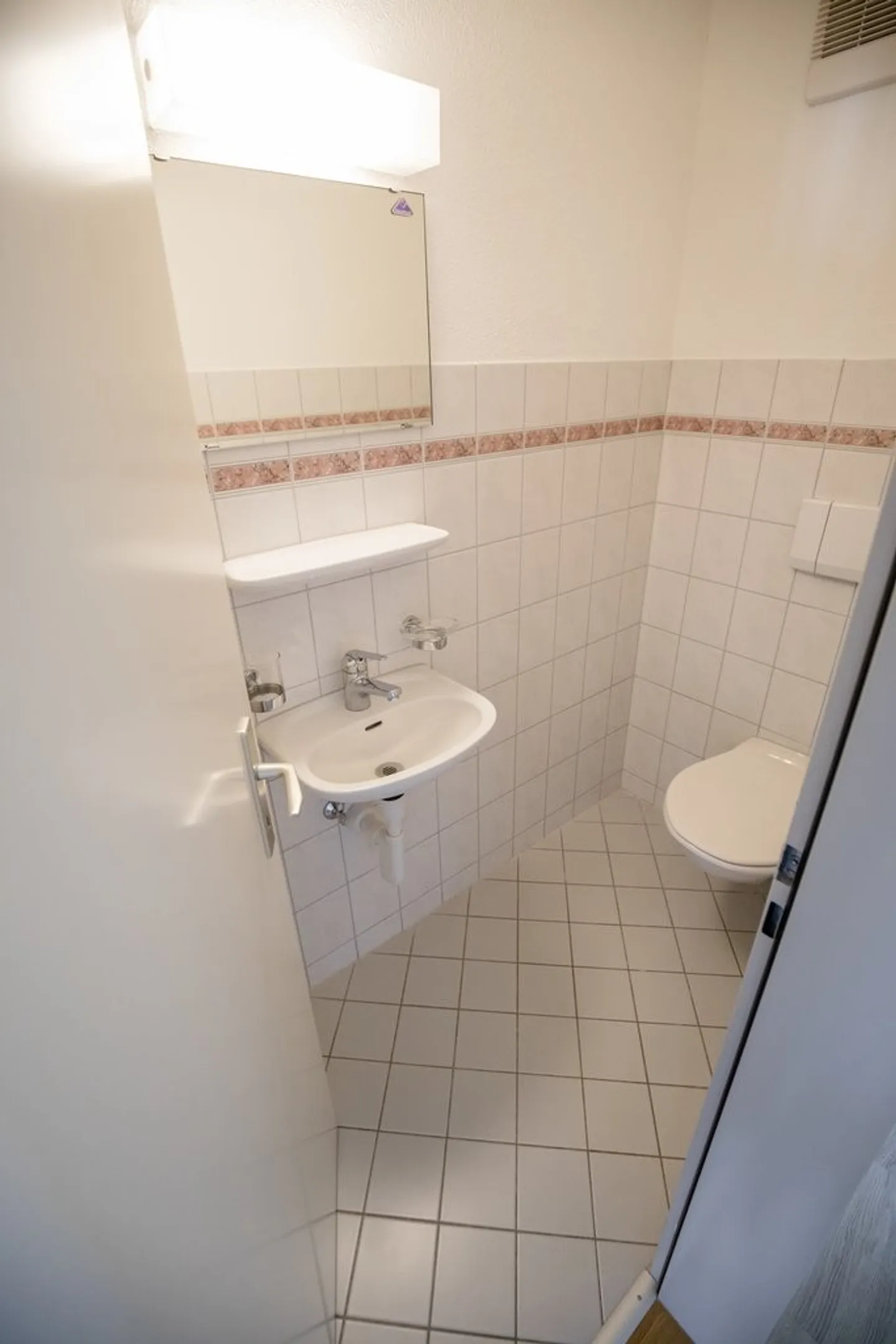 Spacious 3.5-Room Apartment - Photo 7 of 7