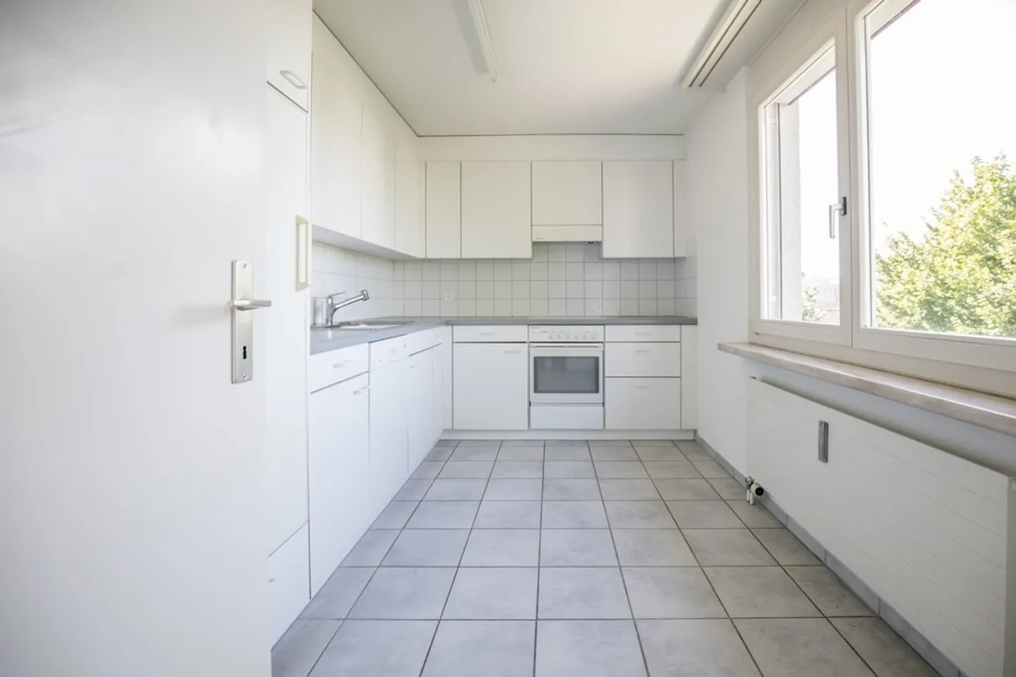 Spacious 3.5-Room Apartment - Photo 5 of 7