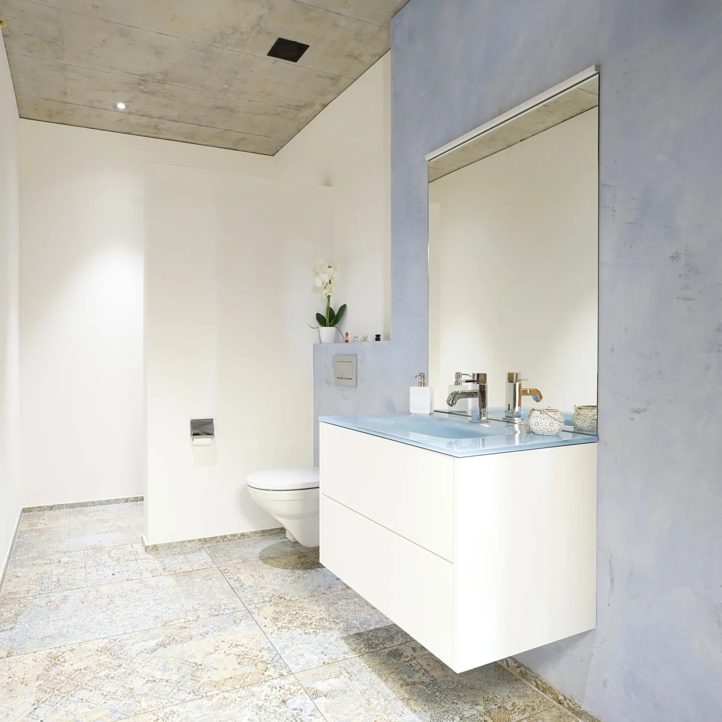 UNICO APPARTAMENTO CON TERRAZZA E PISCINA, VISTA LONTANA E MASSIMO COMFORT ABITATIVO - Foto 11 di 13