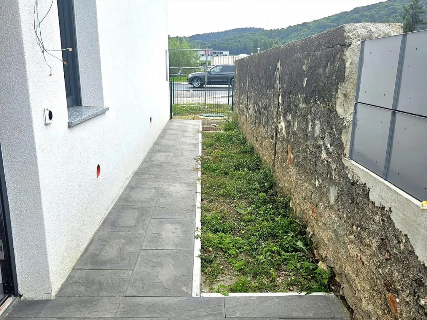 INTIME ET ACCUEILLANT DEUX PIÈCES À STABIO - Photo 8 sur 10