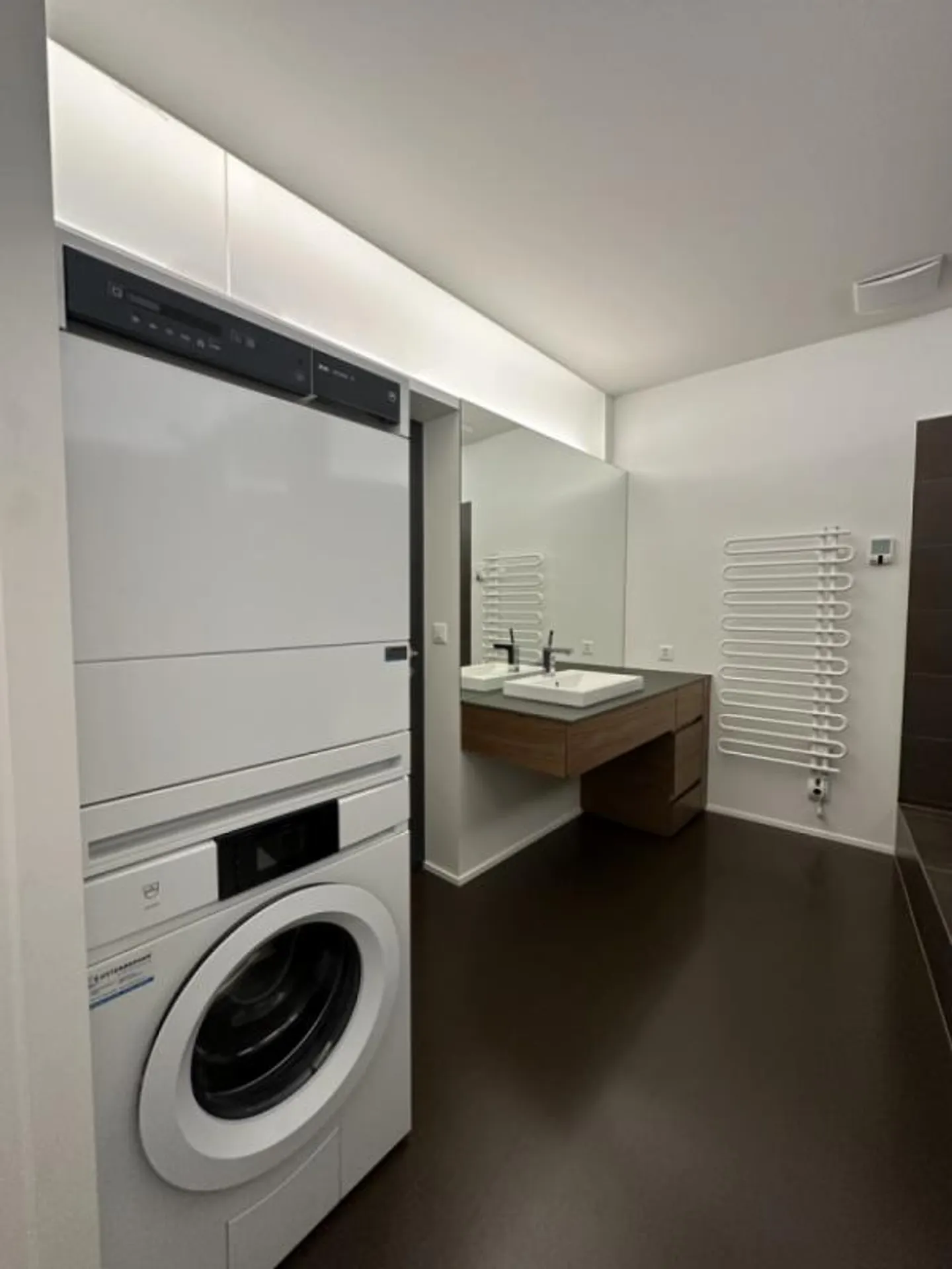 Stylish Living in the Heart of Lucerne's Old Town - Photo 8 of 9
