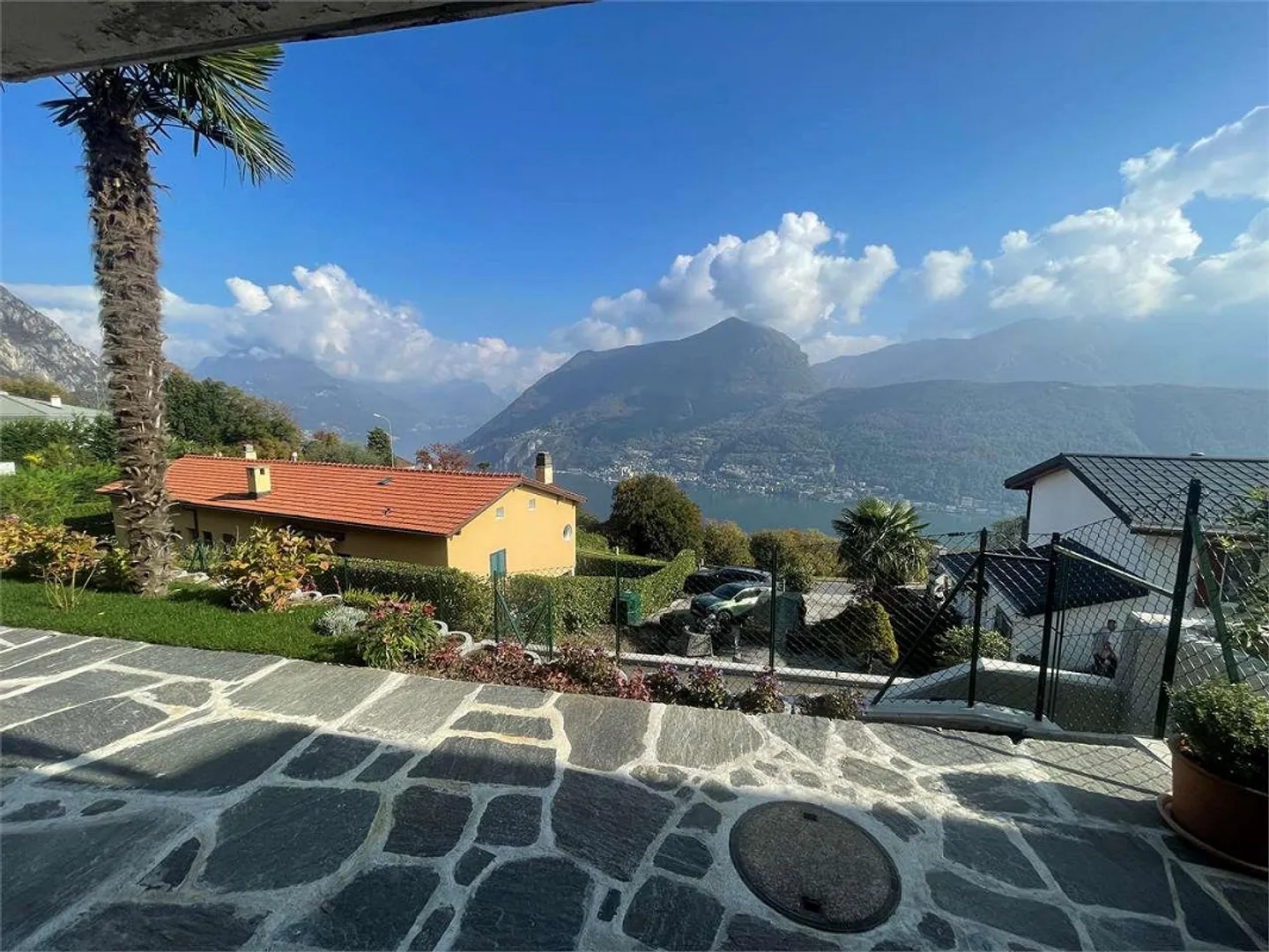 Casa con due unità abitative e vista mozzafiato sul lago a Carona - Foto 10 di 10